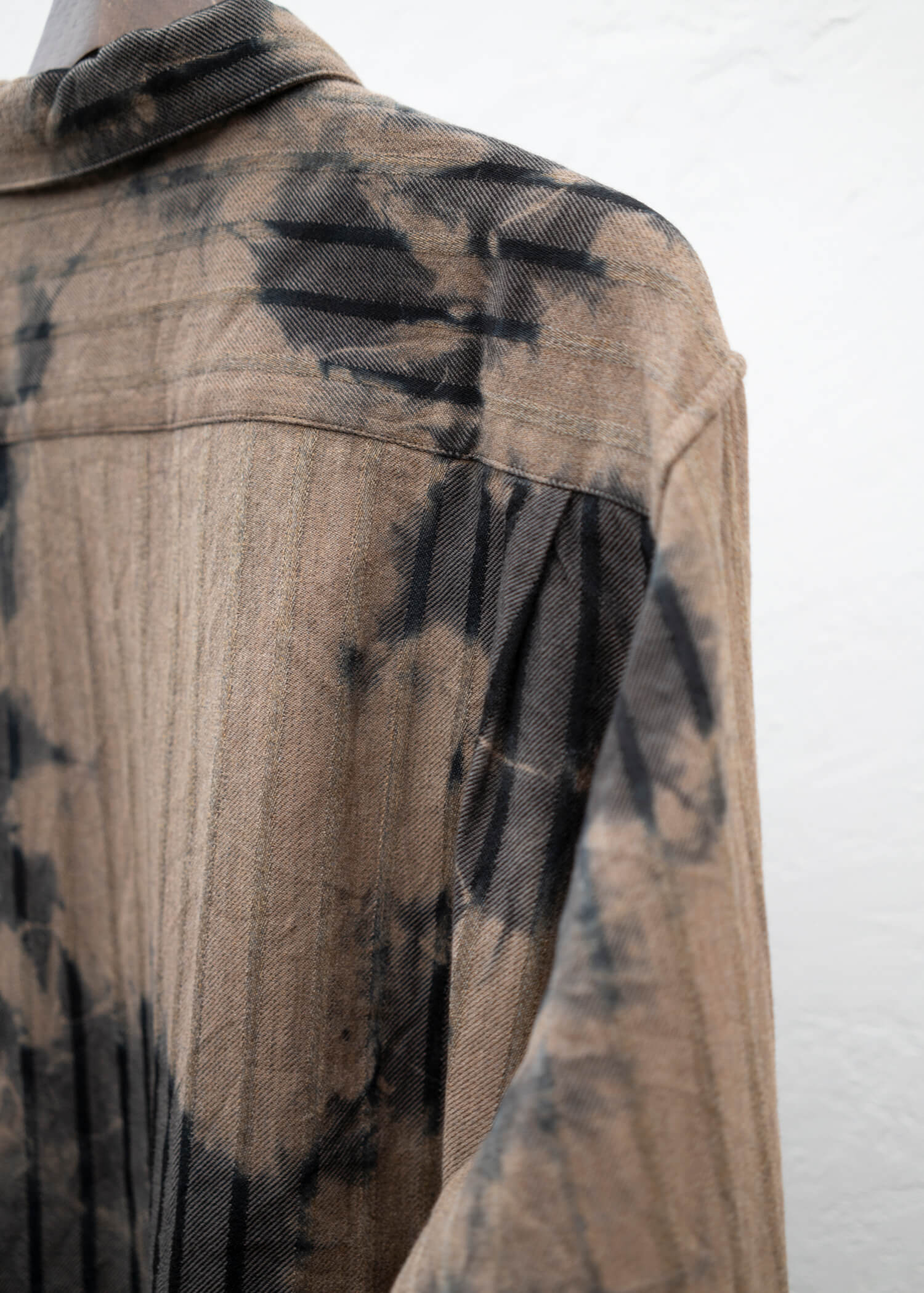 SUZUSAN Wool Cotton Dobby Stripe Shirt(Madara Shibori) Black - Camel