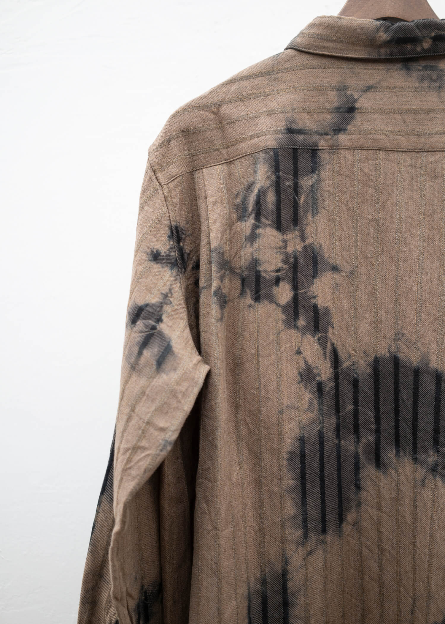 SUZUSAN Wool Cotton Dobby Stripe Shirt(Madara Shibori) Black - Camel