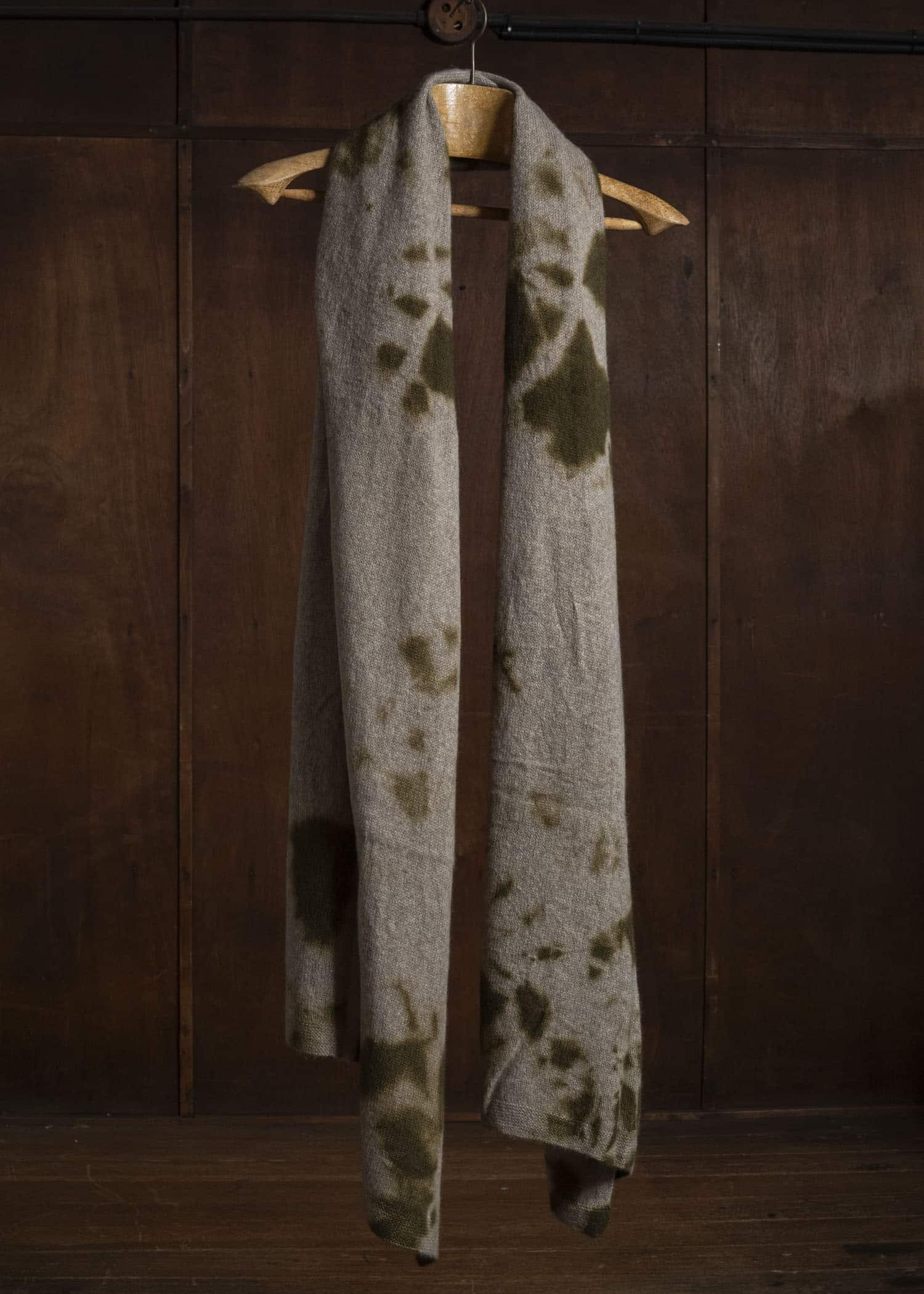 SUZUSAN 0024K-010 Cashmere Knit Shawl madara shibori Olive - light Coffee