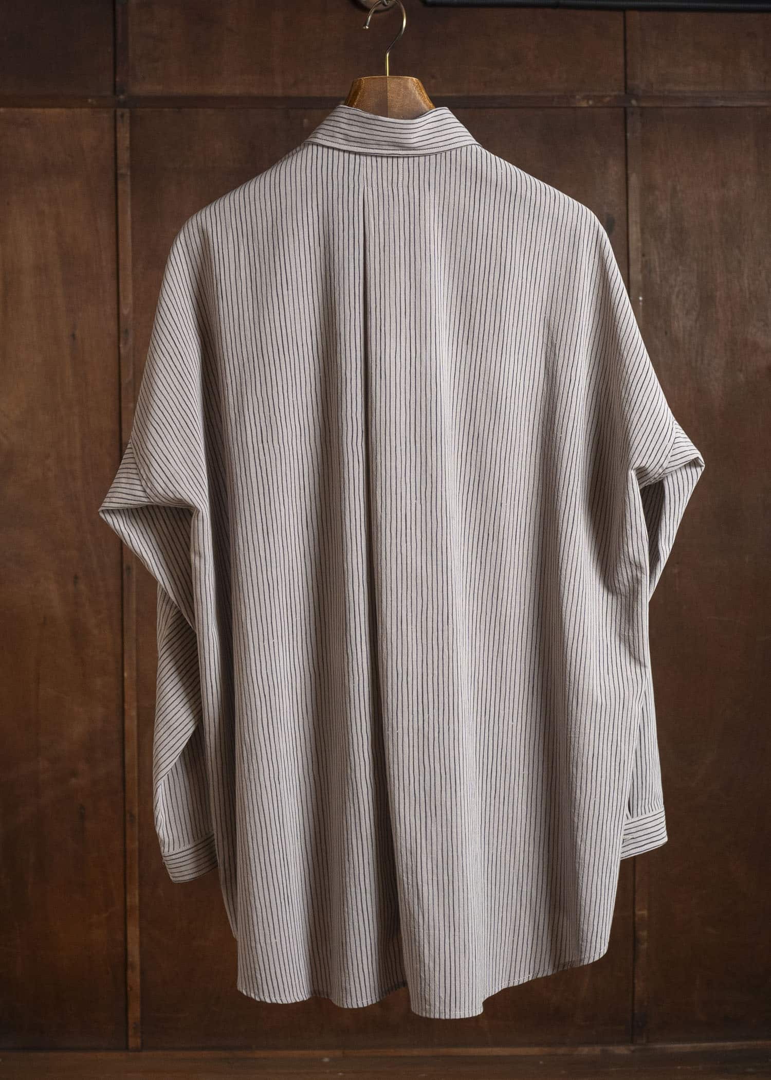 JAN-JAN VAN ESSCHE SHIRT#100 LOOSE DRESS SHIRT WITH CENTER BACK PLEAT Crepe Co Shirting | Madder Beige