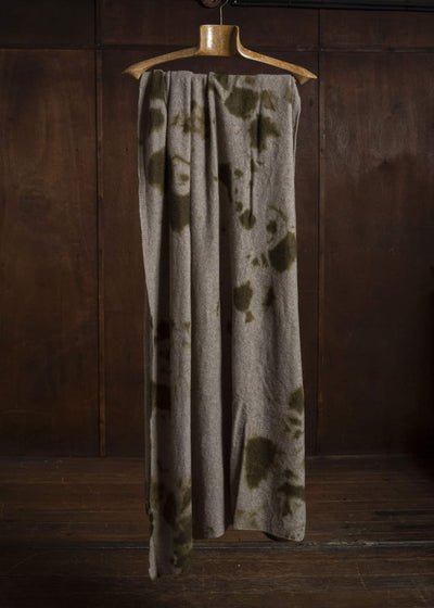 SUZUSAN 0024K-010 Cashmere Knit Shawl madara shibori Olive - light Coffee