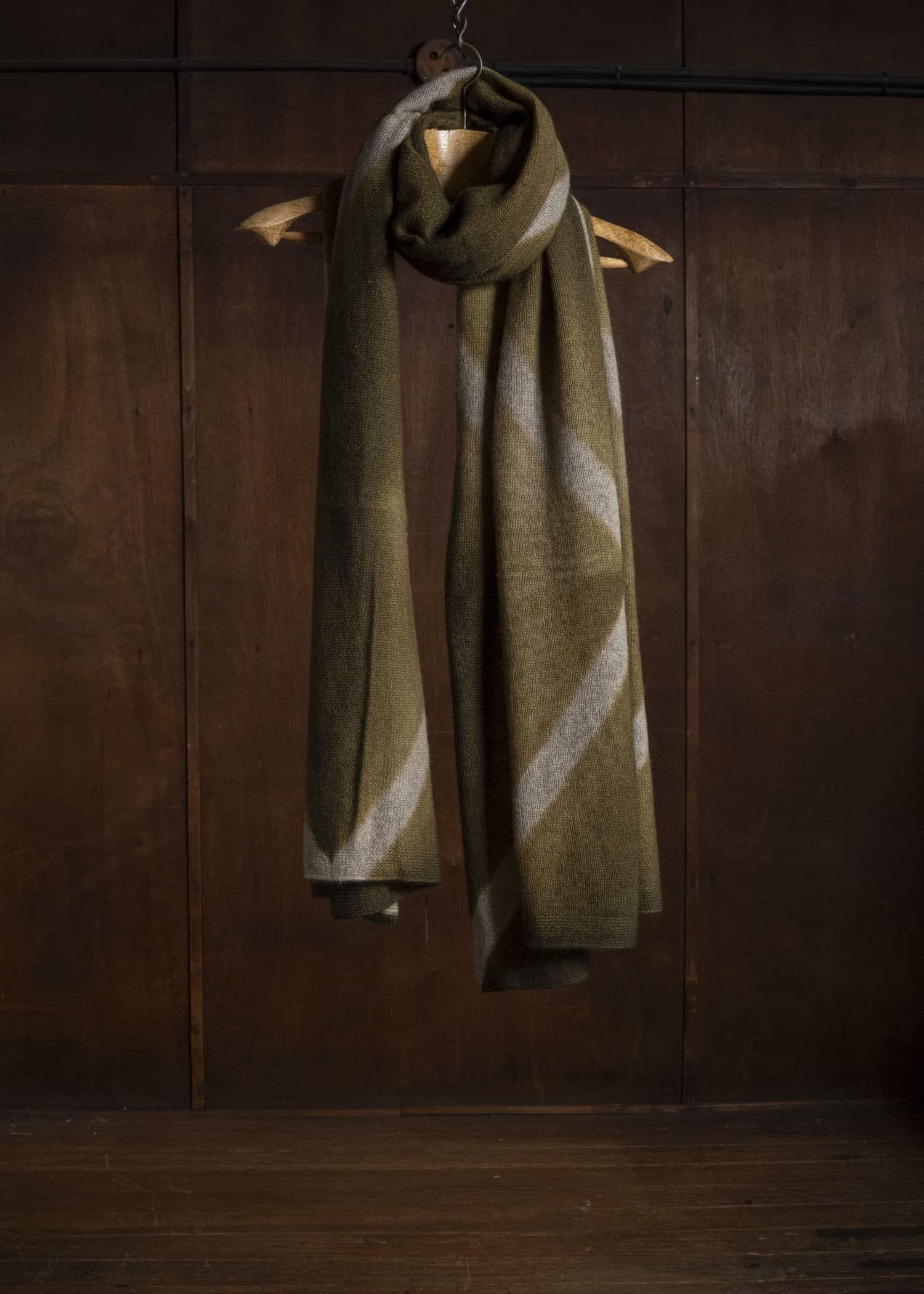 SUZUSAN 0024K-525 Cashmere Knit Shawl itajime shibori X 4865 Olive - Light Coffee