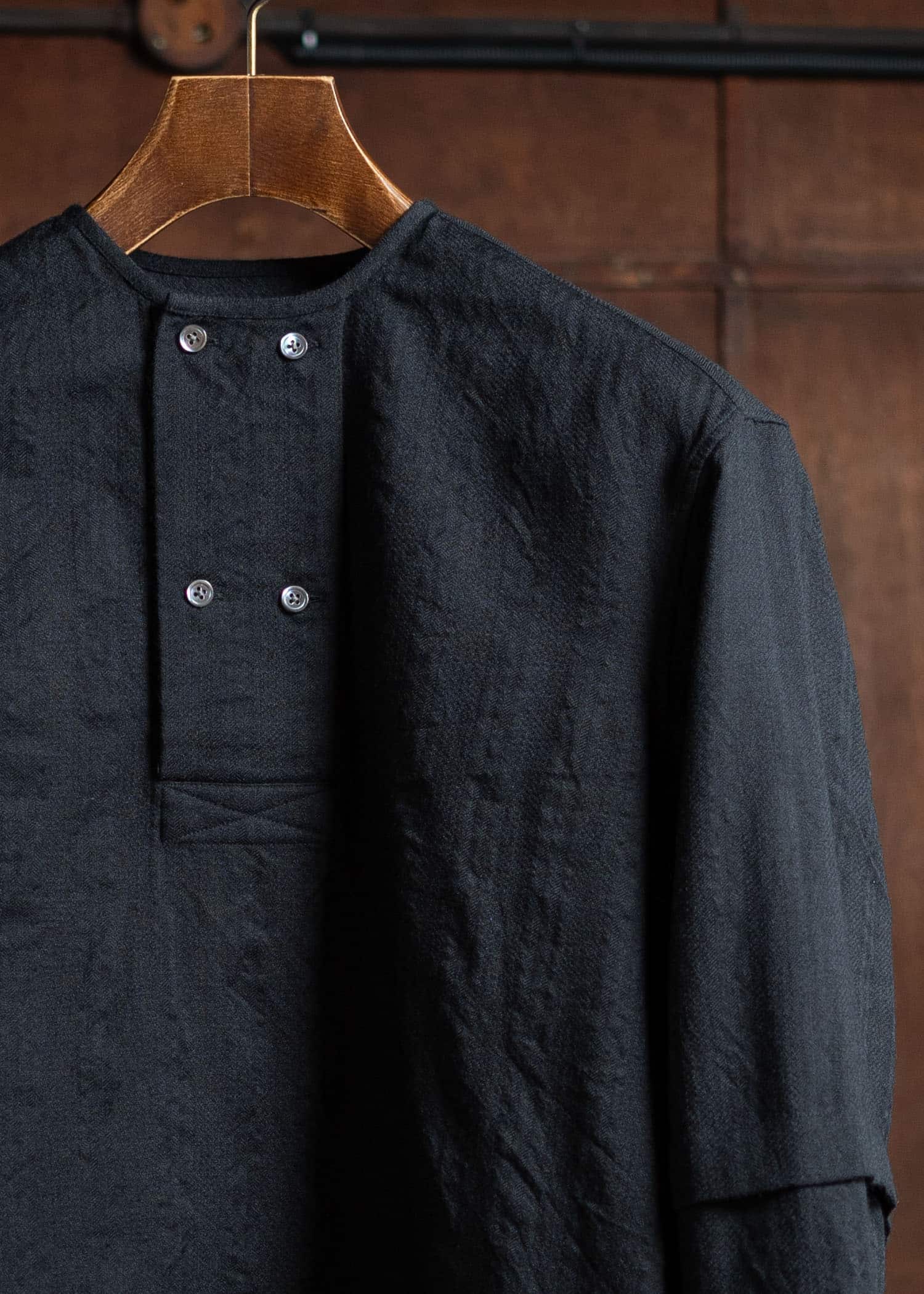 ITOH Henley Shirt Black IT.024.15.116