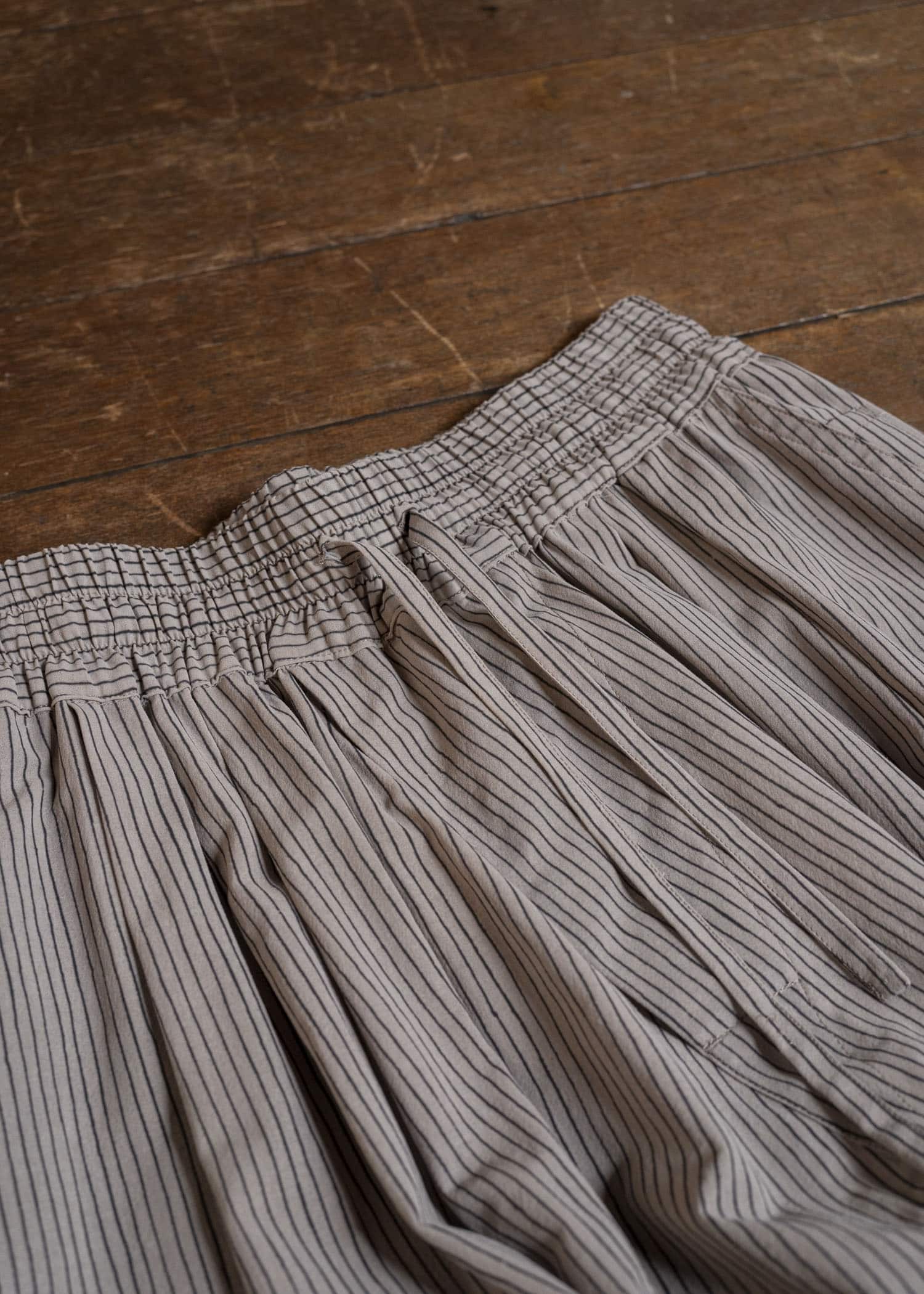 JAN-JAN VAN ESSCHE TROUSERS#91 ELASTIC WAIST TROUSERS | CREPE CO SHIRTING | Madder Beige