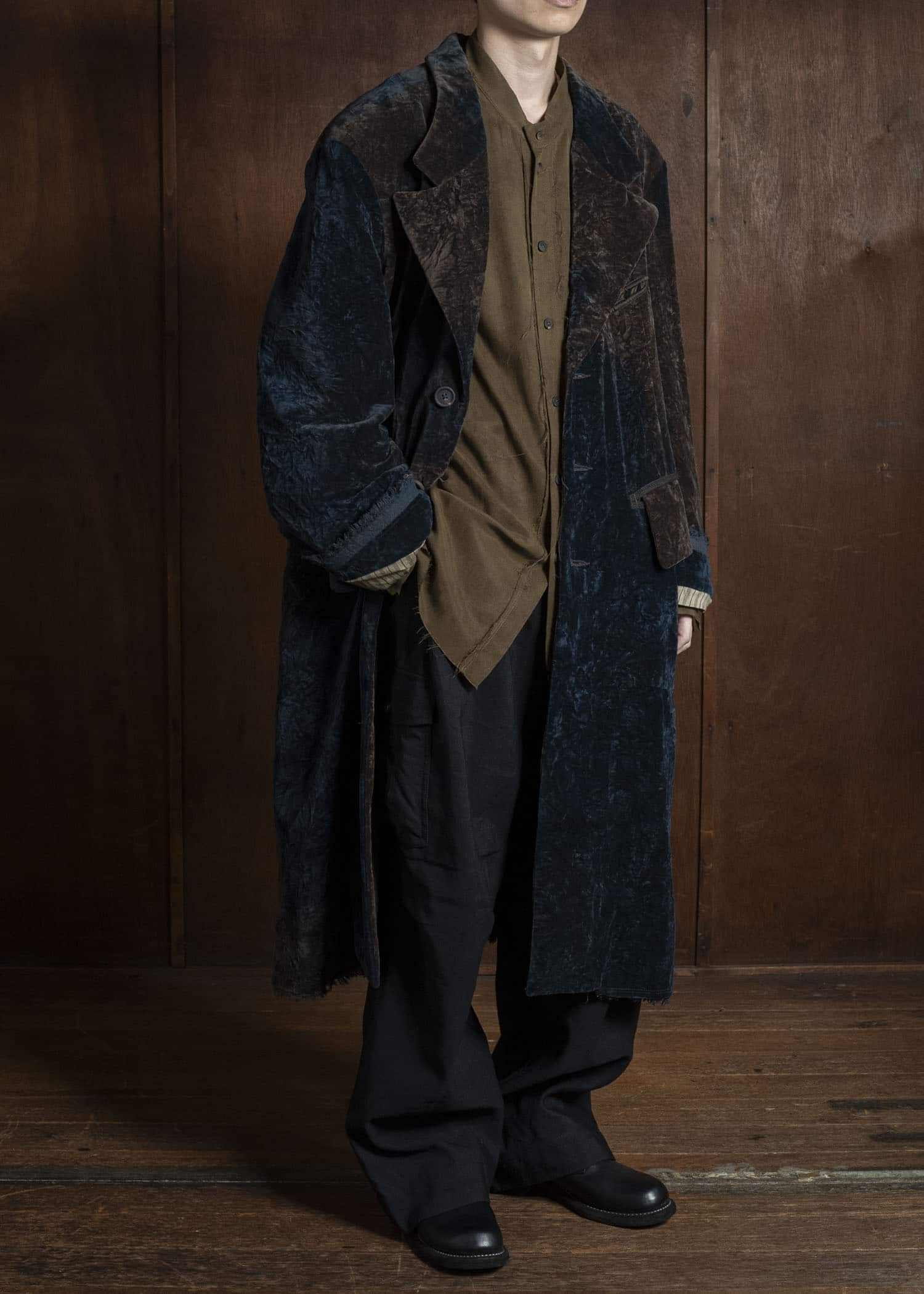 ZIGGY CHEN 0M2531102 VELVET LONG COAT 25