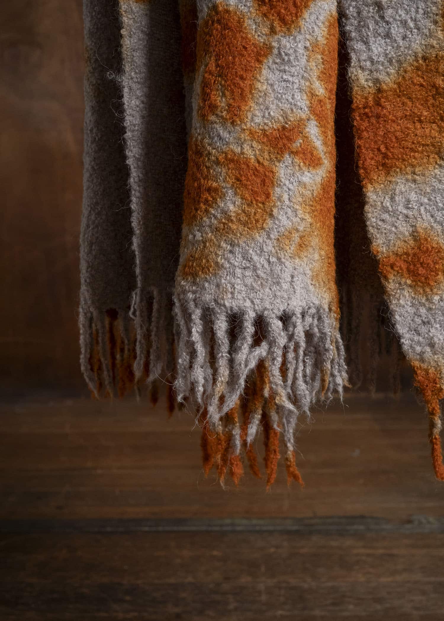 SUZUSAN 1002AP-010 Hand Woven Bouclé Throw 4477 Burnt Orange - Marron