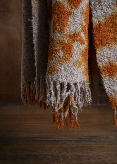 SUZUSAN 1002AP-010 Hand Woven Bouclé Throw 4477 Burnt Orange - Marron
