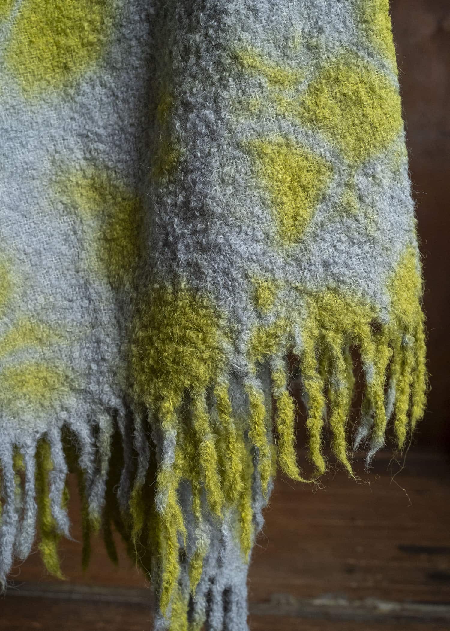 SUZUSAN 1002AP-010 Hand Woven Bouclé Throw Madara Shibori 4813 Olive - Silver Grey,2277