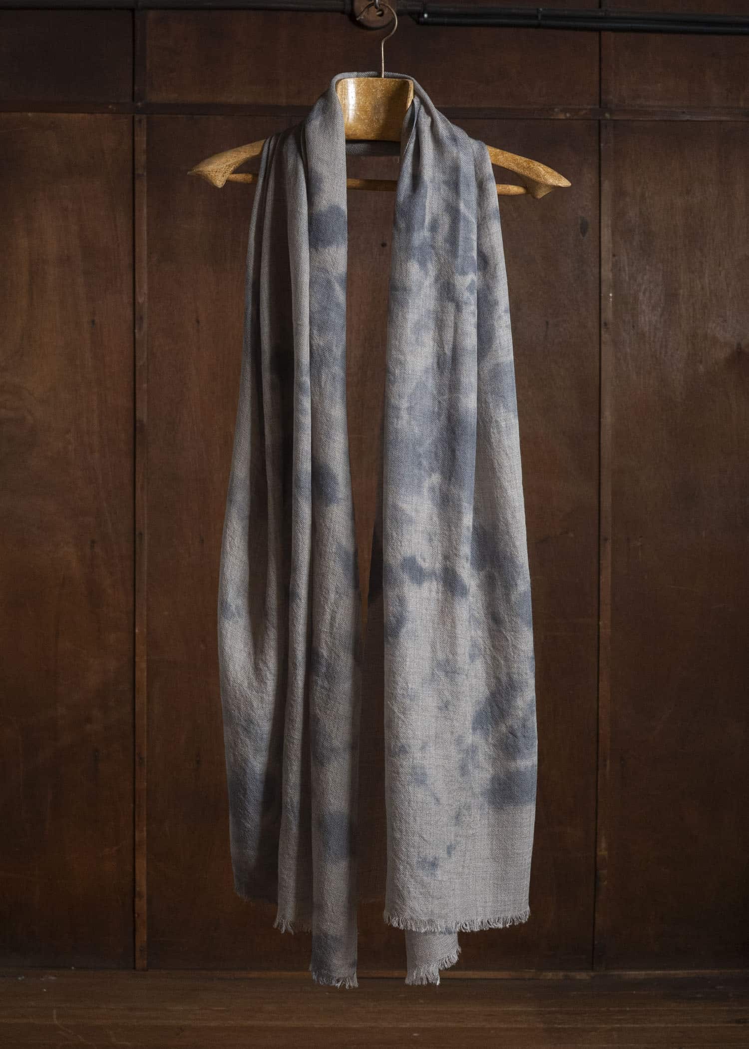 SUZUSAN 0013W-010 Hand Woven Baby Wool Shawl Madara Shibori 1365 Silver Grey - Light Coffee