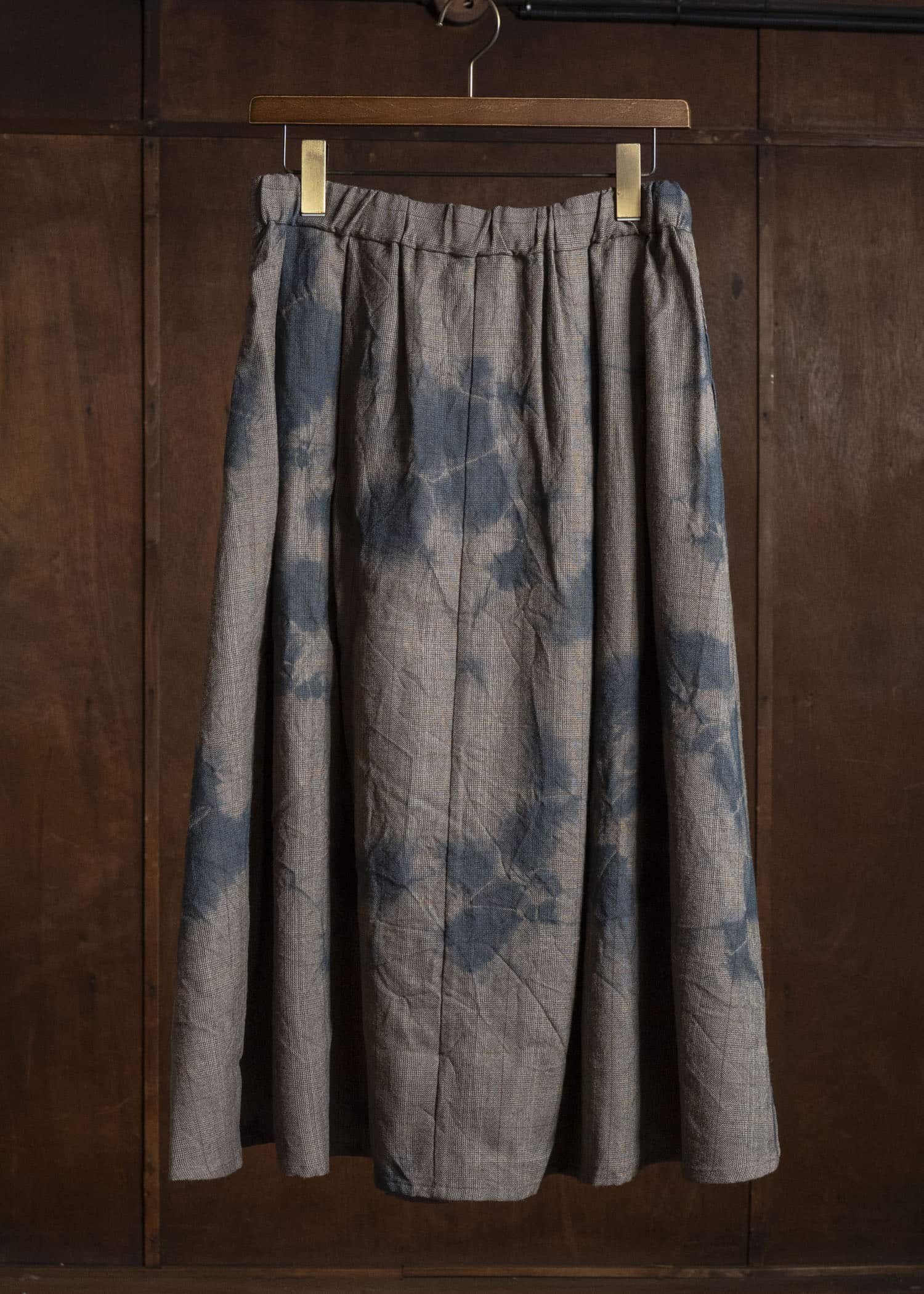 SUZUSAN 6026W-010 Wool Glen Check Pleated Skirt Madara Shibori 2260 Dark Blue - Brown