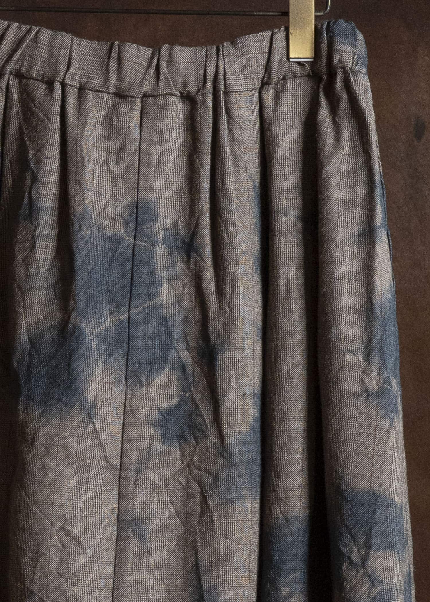SUZUSAN 6026W-010 Wool Glen Check Pleated Skirt Madara Shibori 2260 Dark Blue - Brown