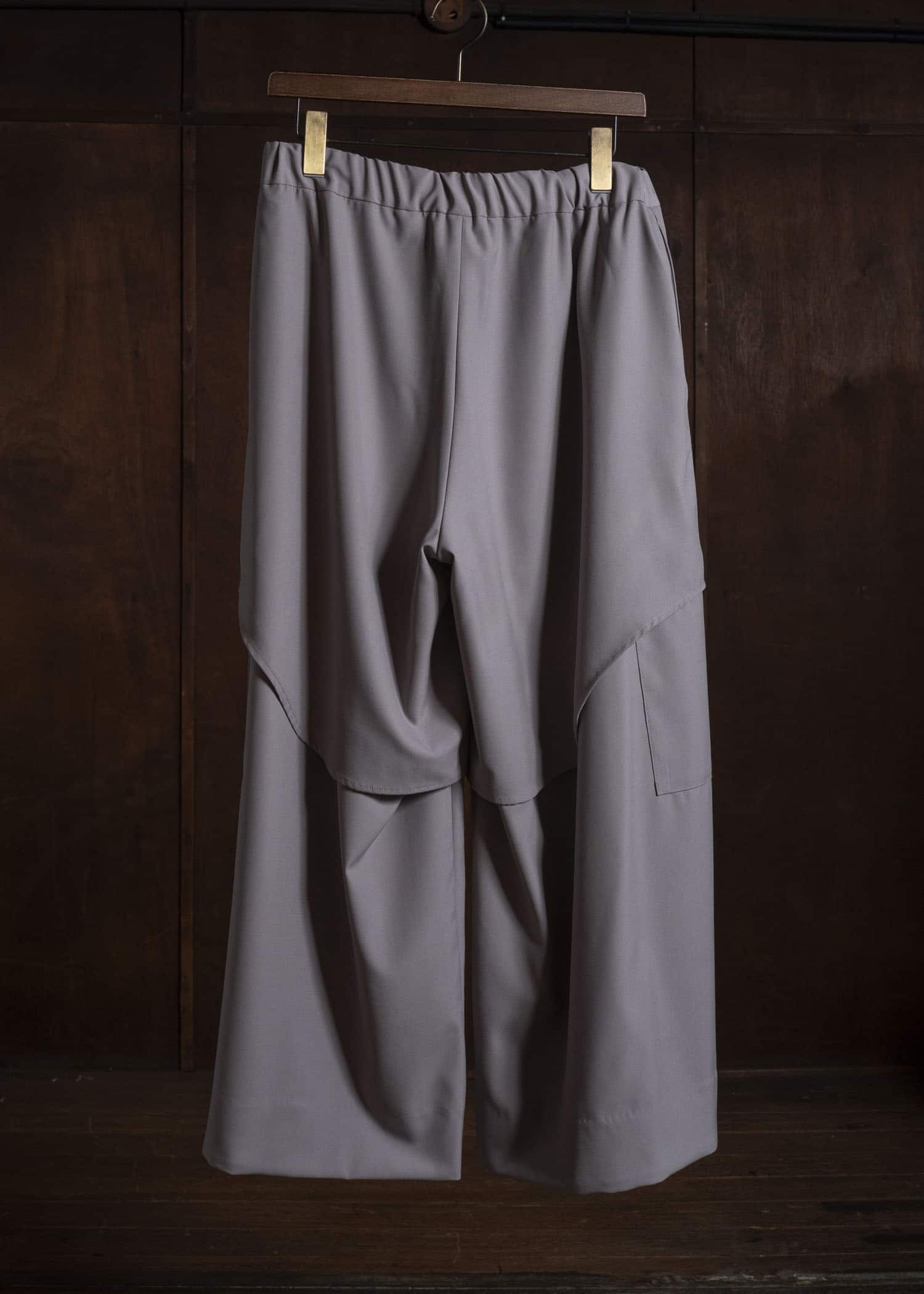 amachi. AY19B-3076-26AW Layered Utility Pants Gray Beige