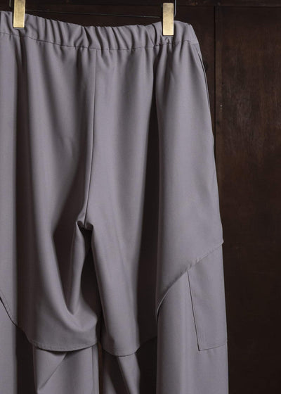 amachi. AY19B-3076-26AW Layered Utility Pants Gray Beige
