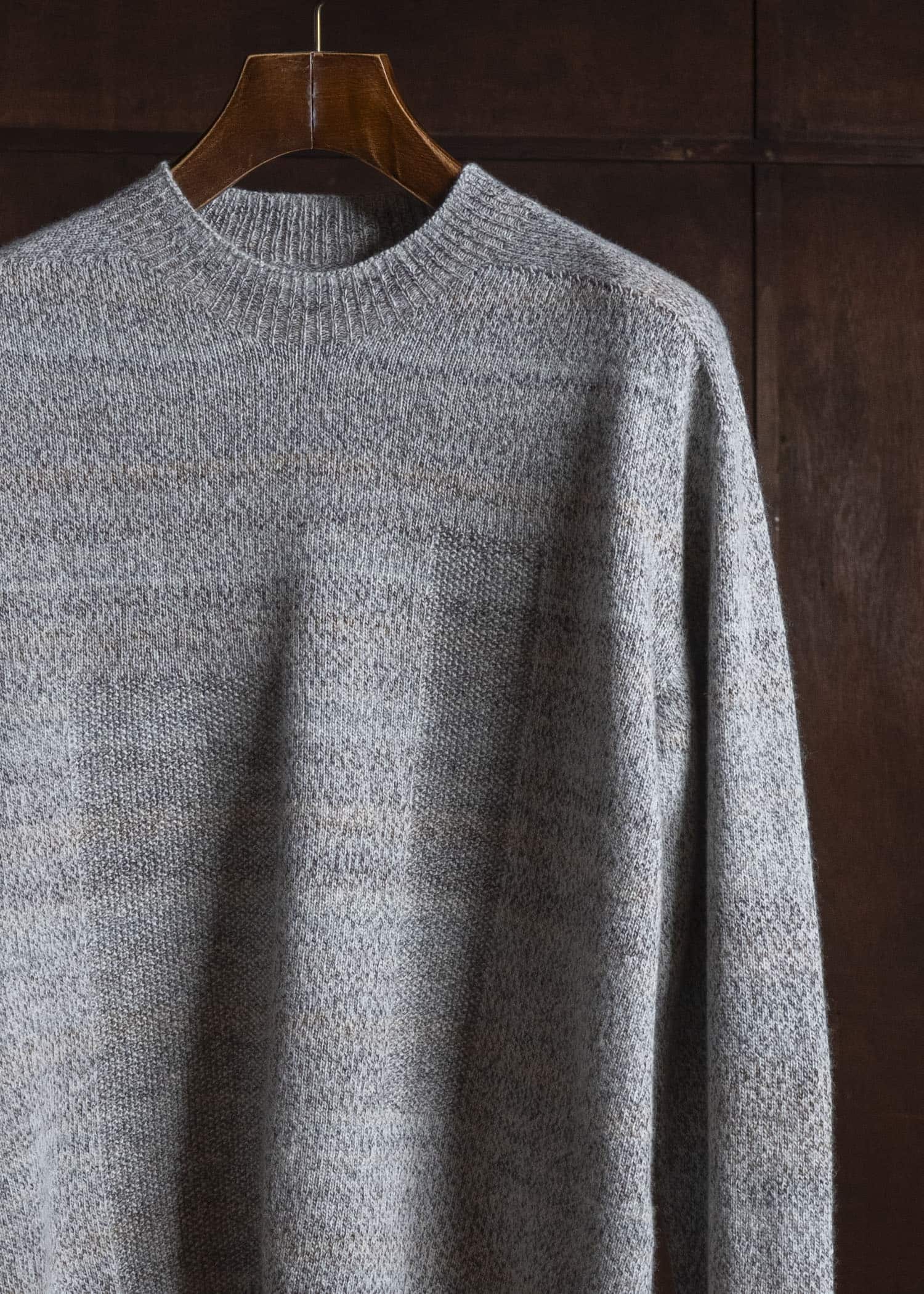 amachi. AY19K-4089 Gradation LOI Knit White Gray