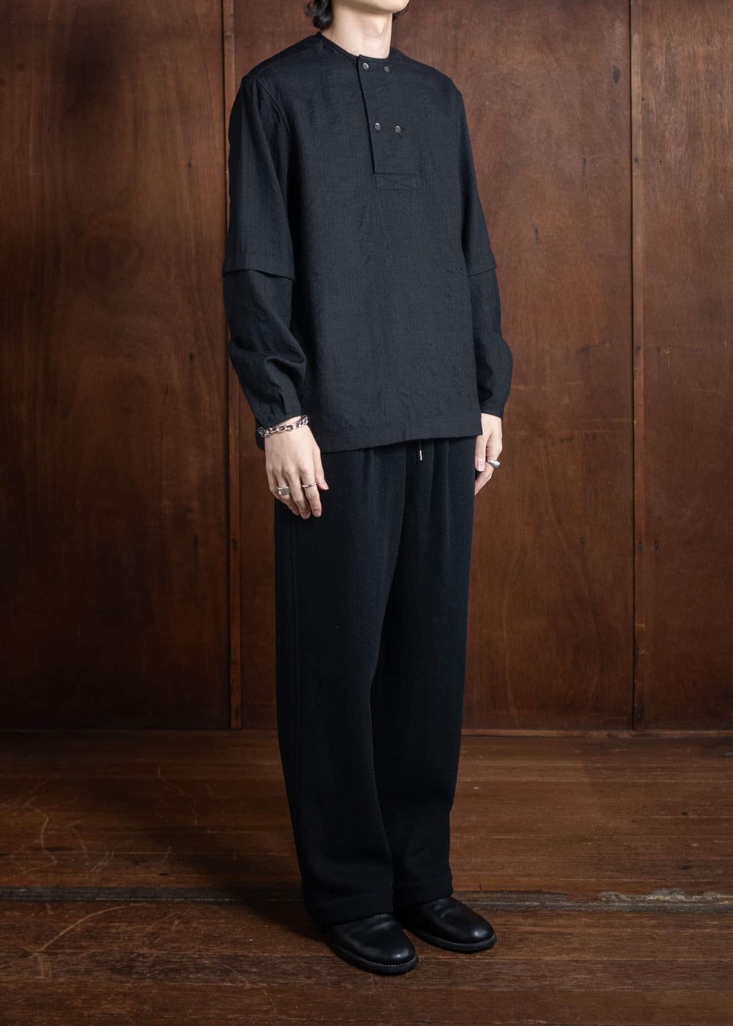 ITOH Henley Shirt Black IT.024.15.116