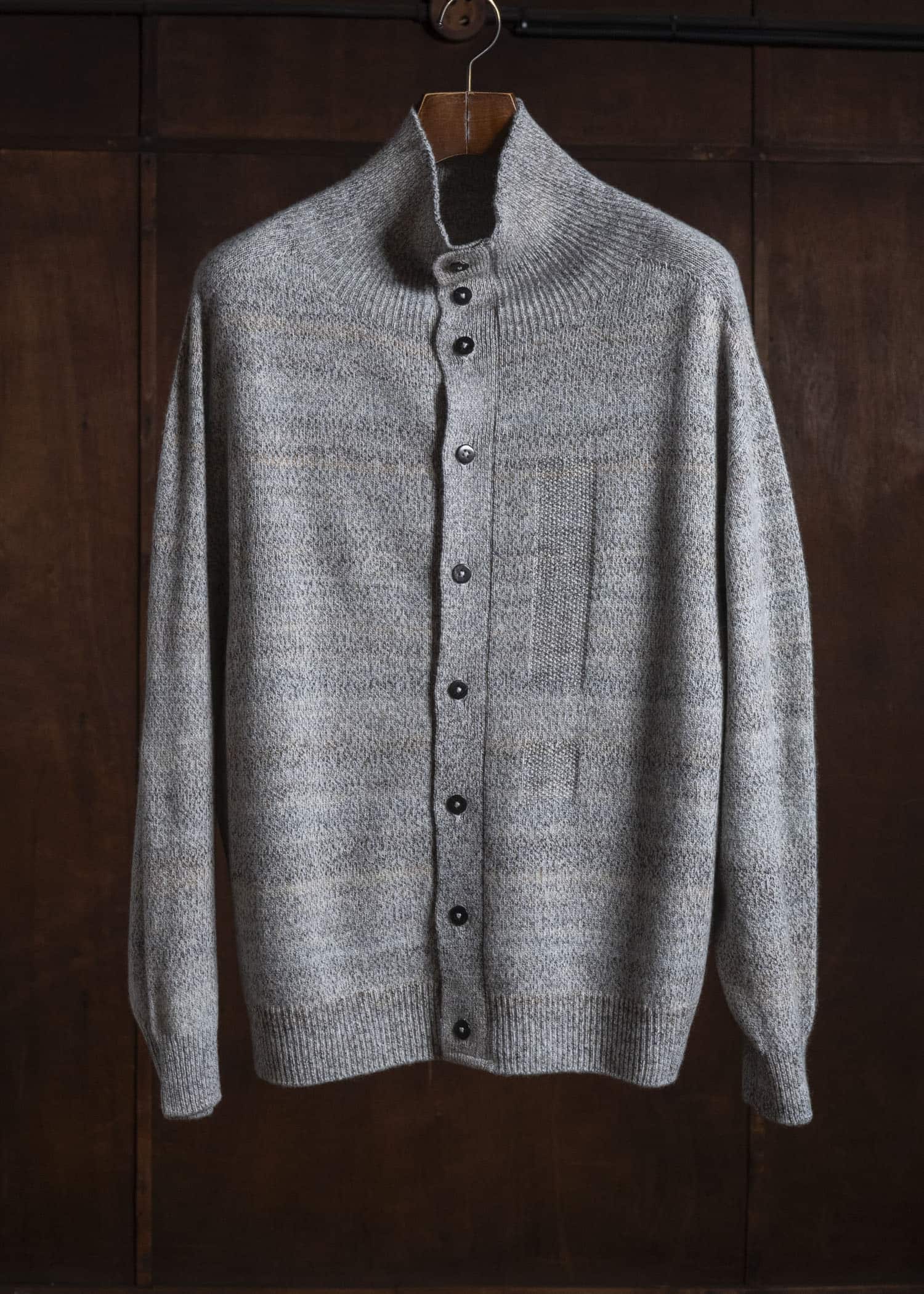amachi. AY19K-4090 Gradation TOR High Neck Cardigan White Gray