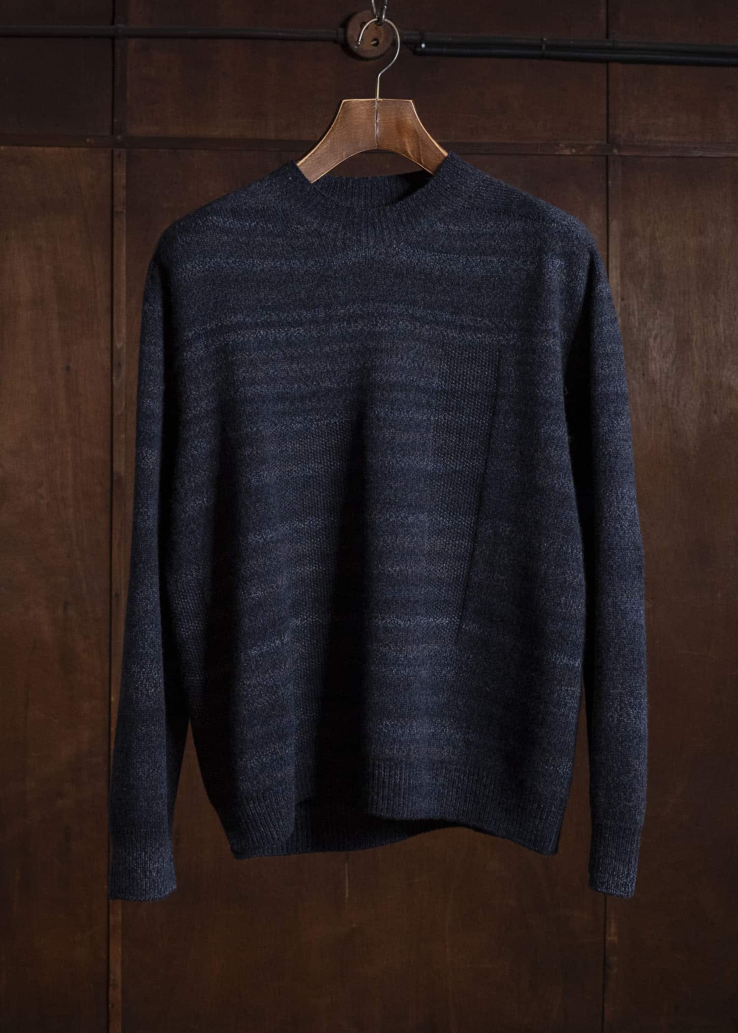 amachi. AY19K-4089 Gradation LOI Knit Navy Black
