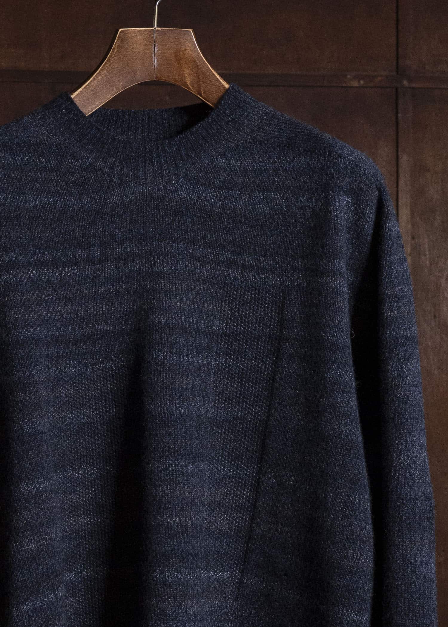 amachi. AY19K-4089 Gradation LOI Knit Navy Black