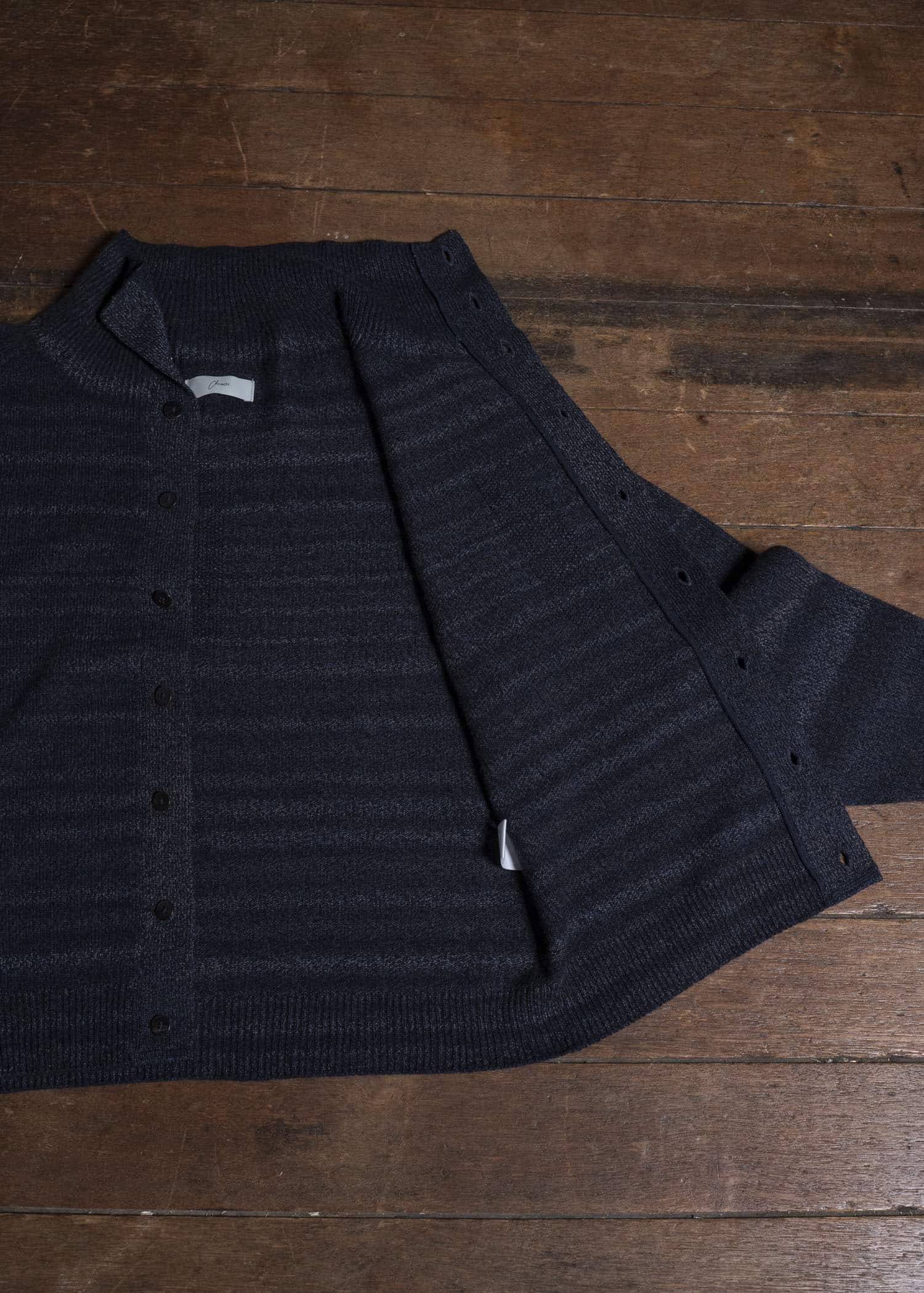 amachi. AY19K-4090 Gradation TOR High Neck Cardigan Navy Black