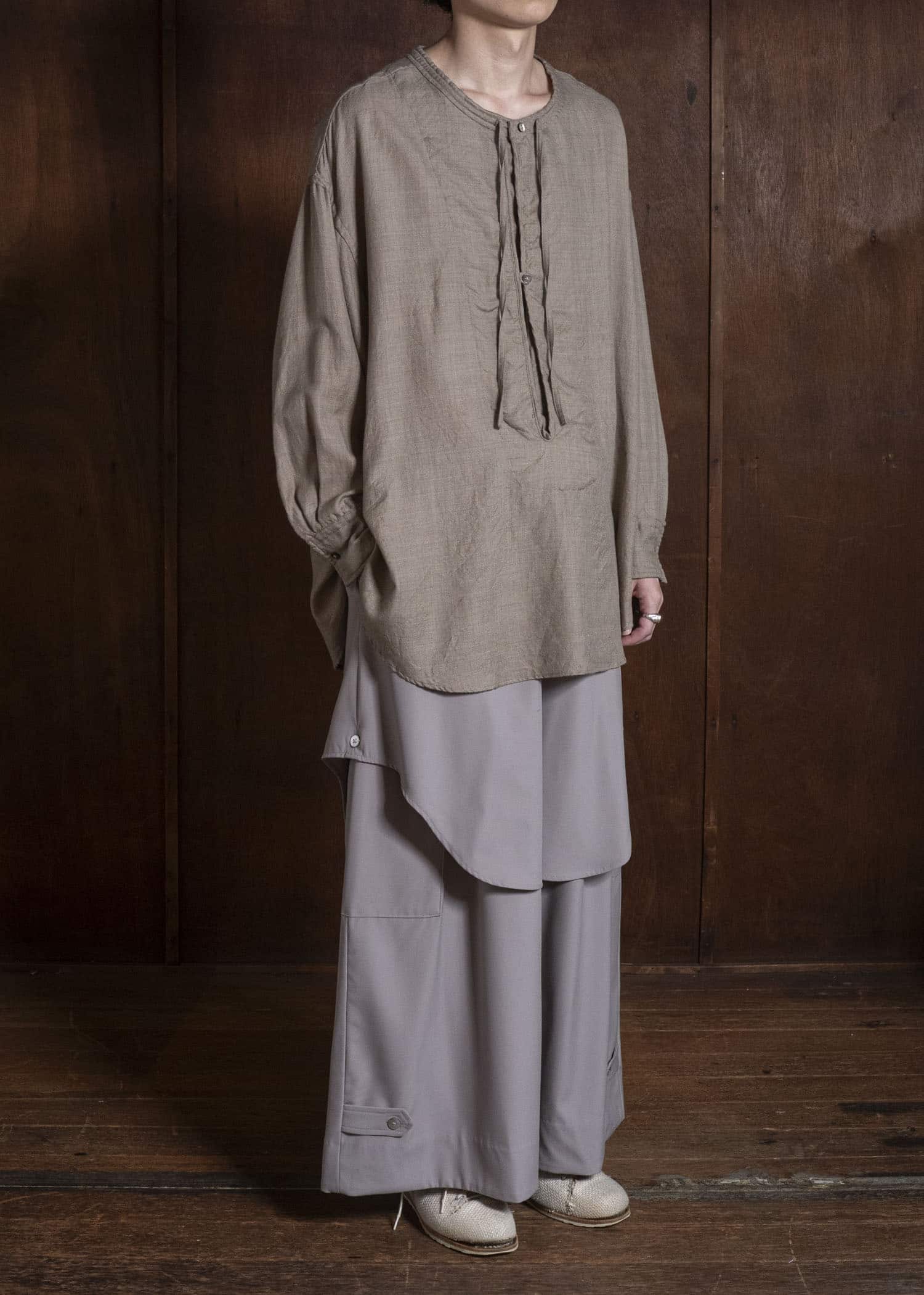 amachi. AY19B-3076-26AW Layered Utility Pants Gray Beige