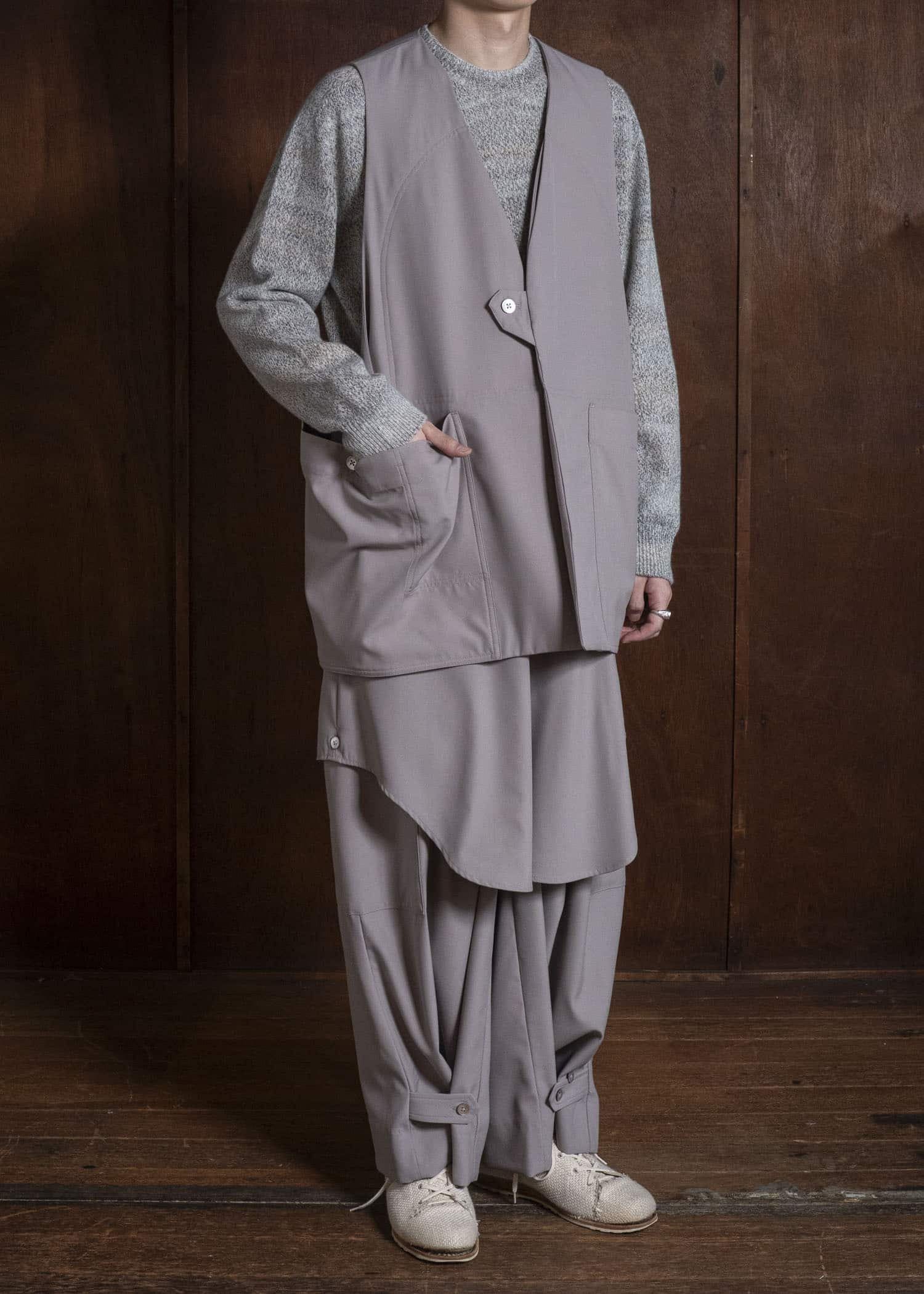 amachi. AY19V-1083-V Field Suit - 2 Way Vest Gray Beige