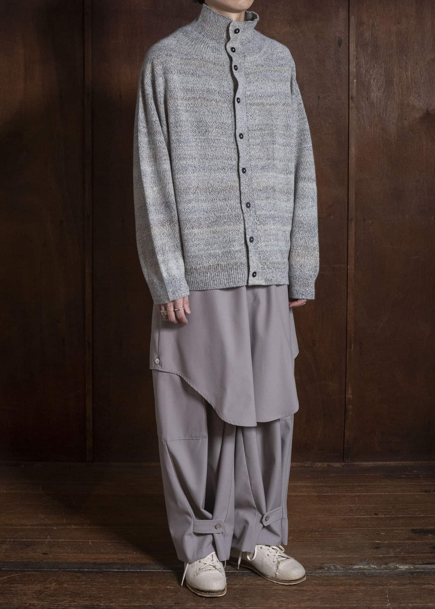 amachi. AY19K-4090 Gradation TOR High Neck Cardigan White Gray