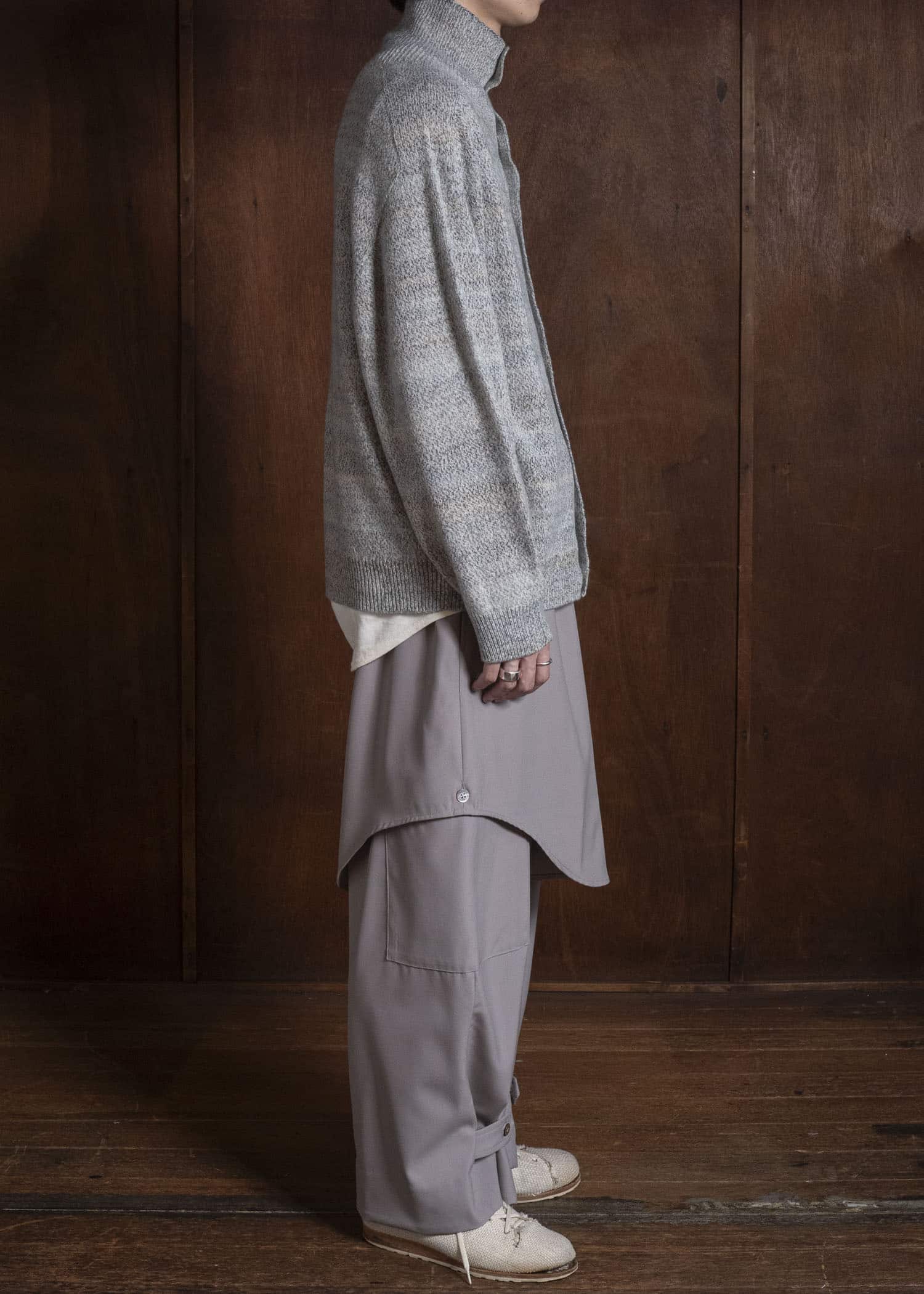 amachi. AY19K-4090 Gradation TOR High Neck Cardigan White Gray