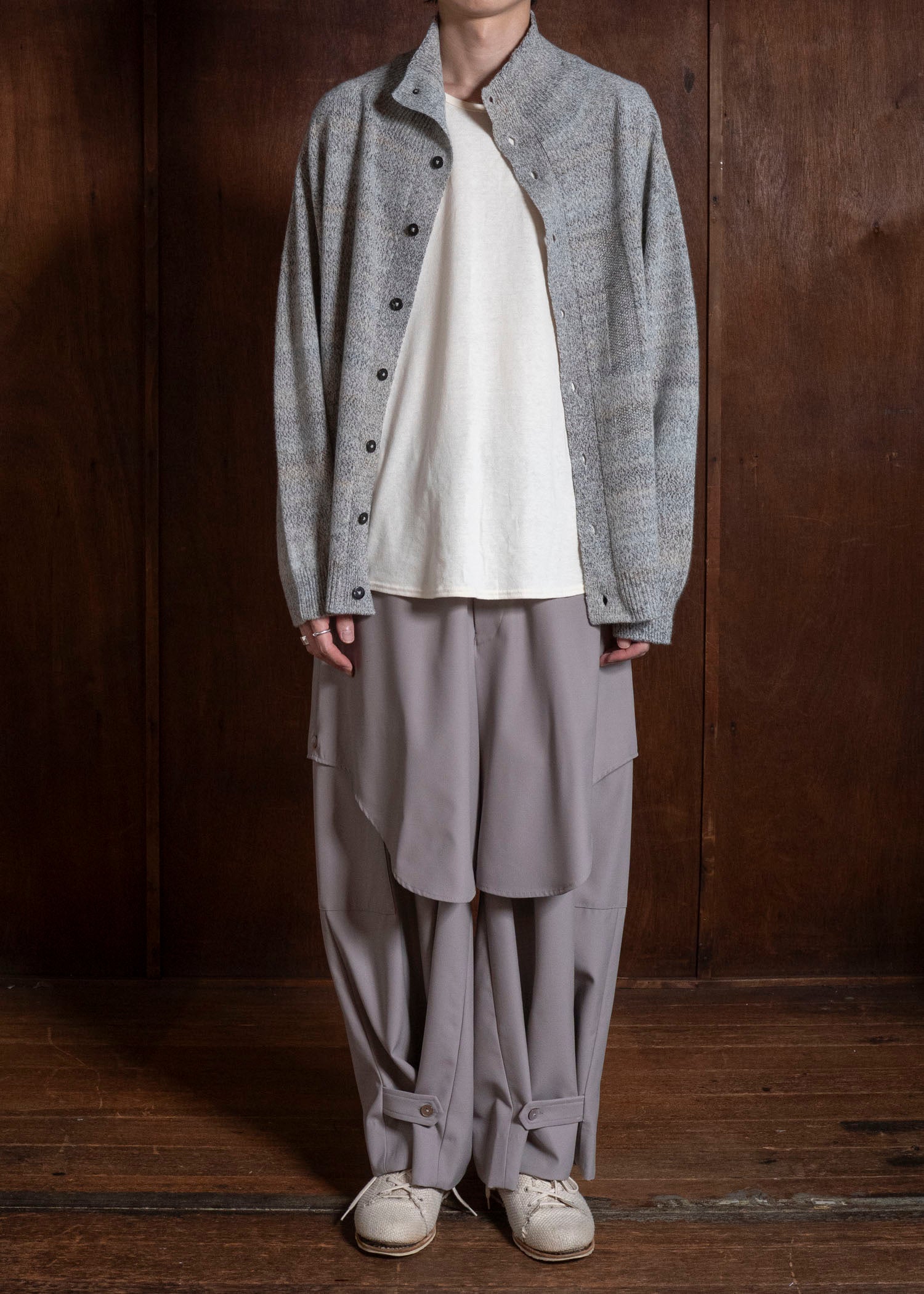 amachi. AY19K-4090 Gradation TOR High Neck Cardigan White Gray