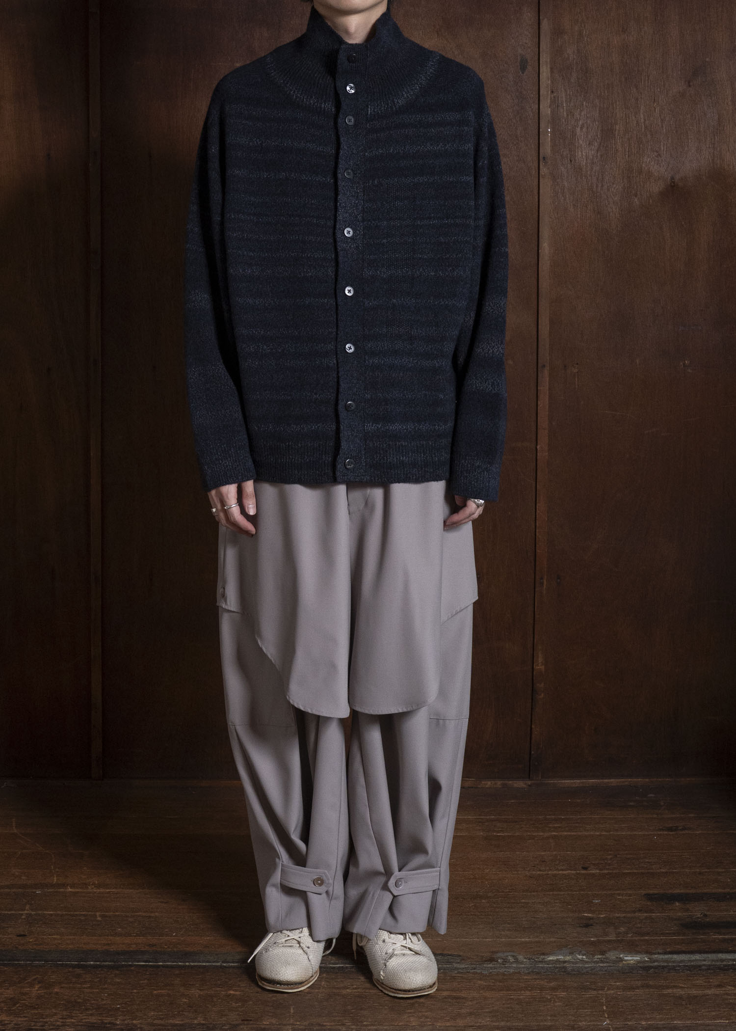 amachi. AY19K-4090 Gradation TOR High Neck Cardigan Navy Black