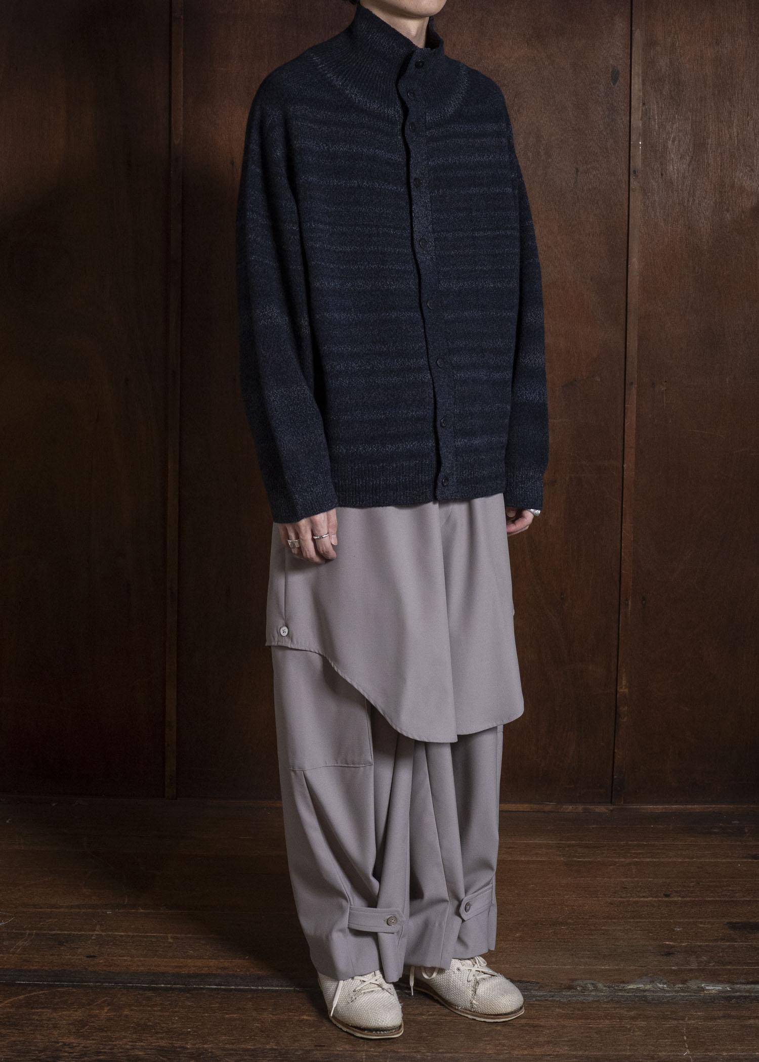 amachi. AY19K-4090 Gradation TOR High Neck Cardigan Navy Black