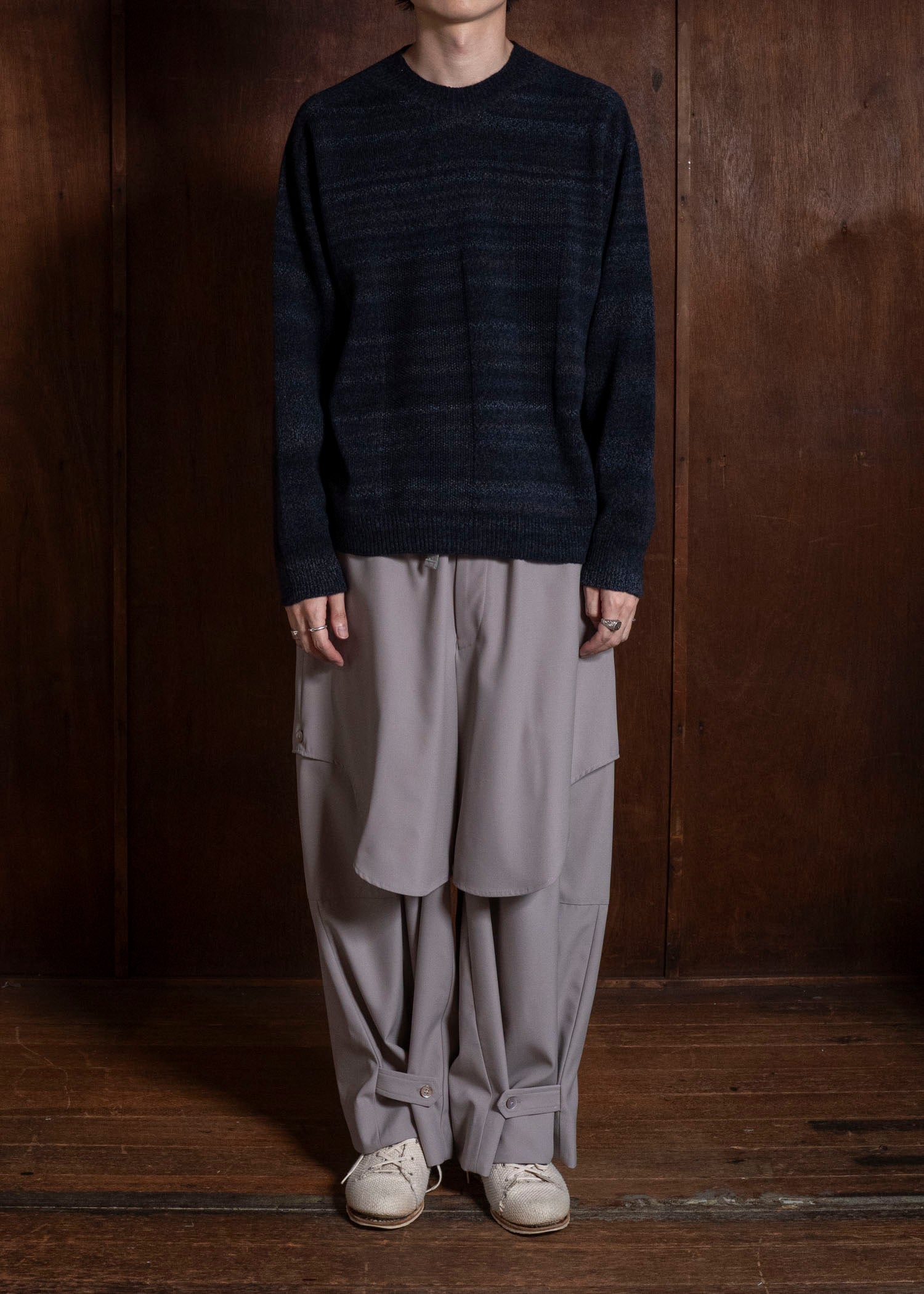 amachi. AY19K-4089 Gradation LOI Knit Navy Black