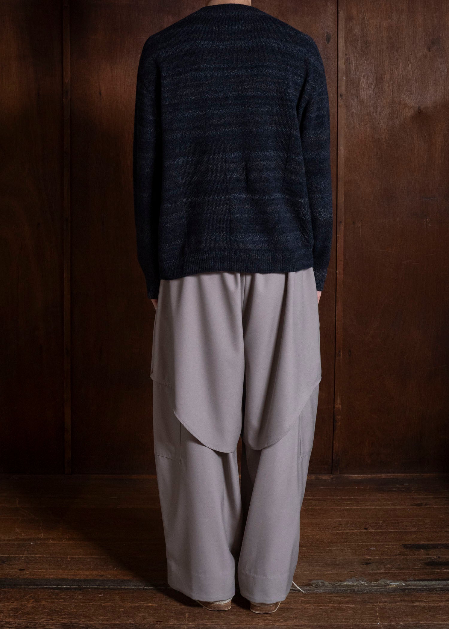 amachi. AY19K-4089 Gradation LOI Knit Navy Black