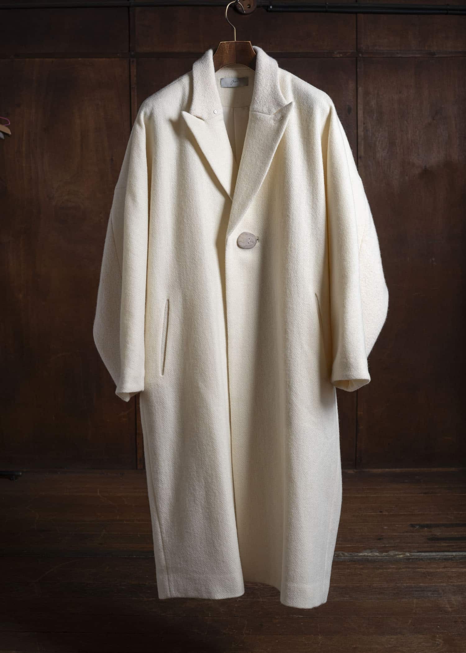 amachi. Covered Coat - 017[ Petrified wood button ] AY17C-2096 Off White