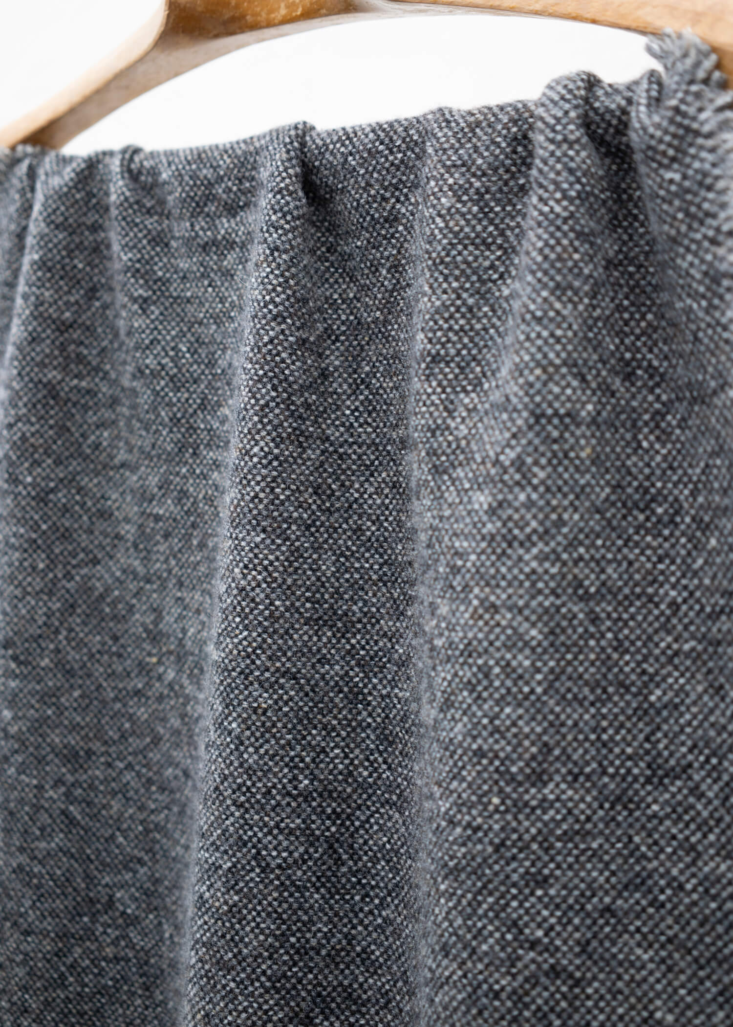 YOKO SAKAMOTO WOOL SCARF / CHARCOAL GRAY