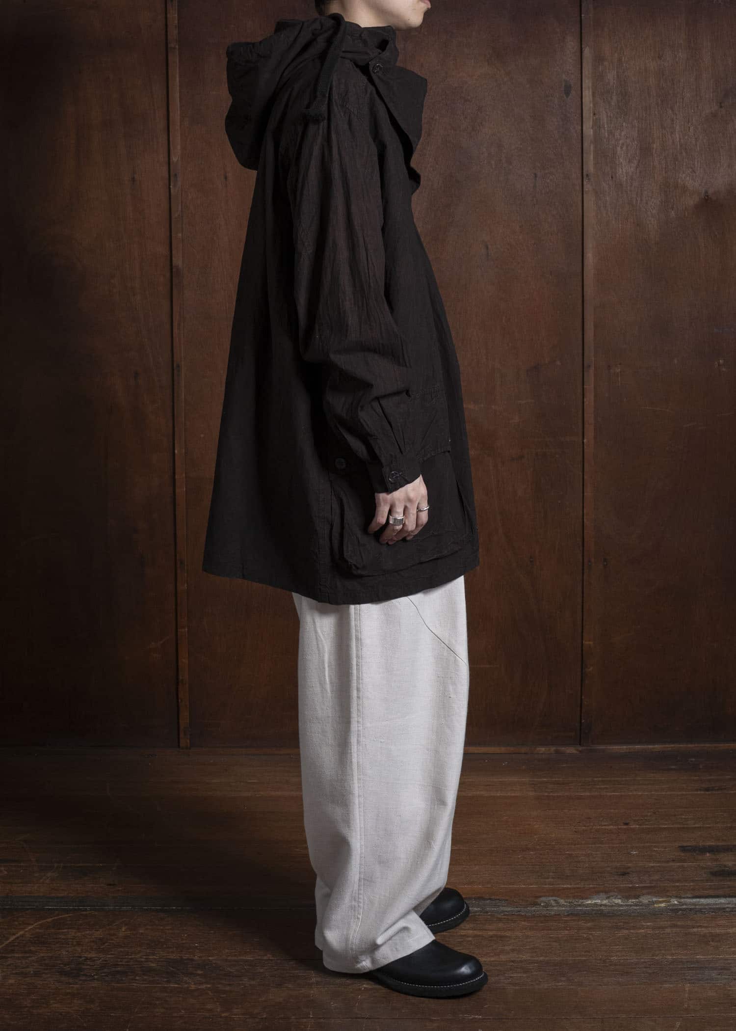 amachi. Fabric Forming Anorak AY17S-1074 ND - Dark Mud Brown