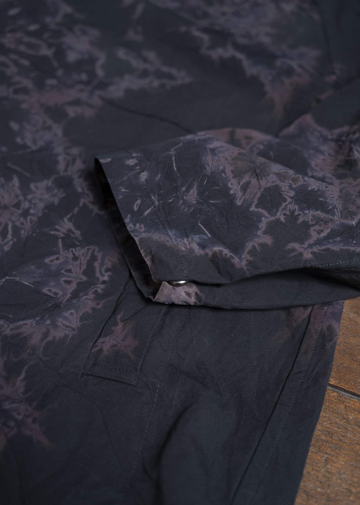 SUZUSAN Cotton Broad Hooded Jacket Madara Shibori 8038C-010-Black - Black