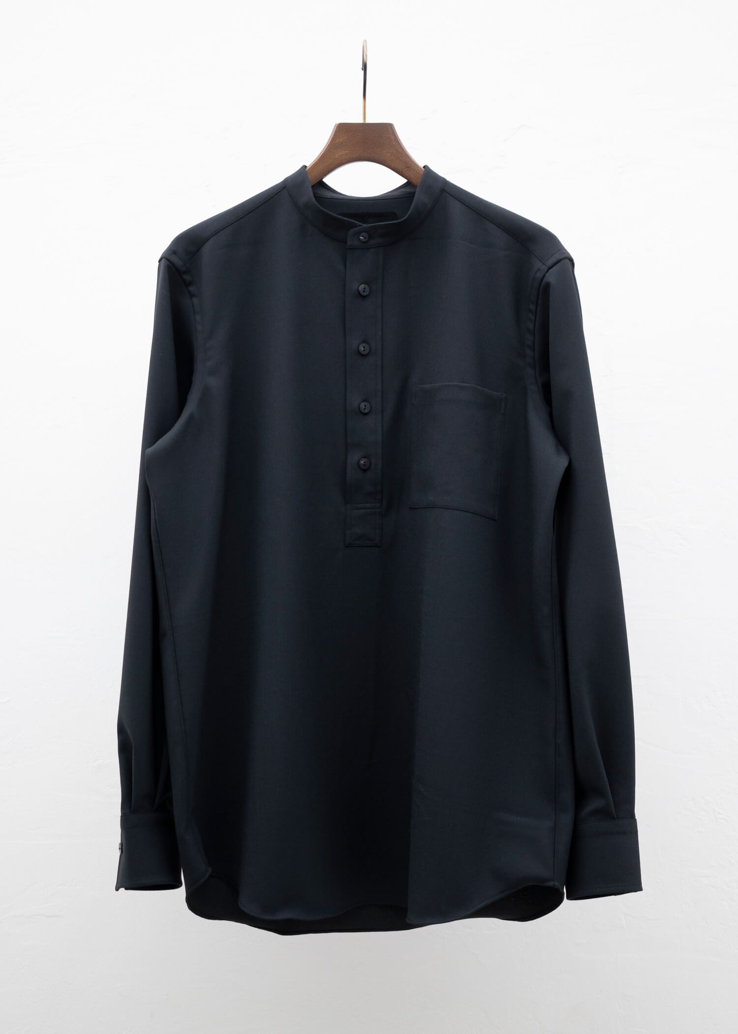 ZIIIN KOHBOU HENRY NECK SHIRT / BLACK