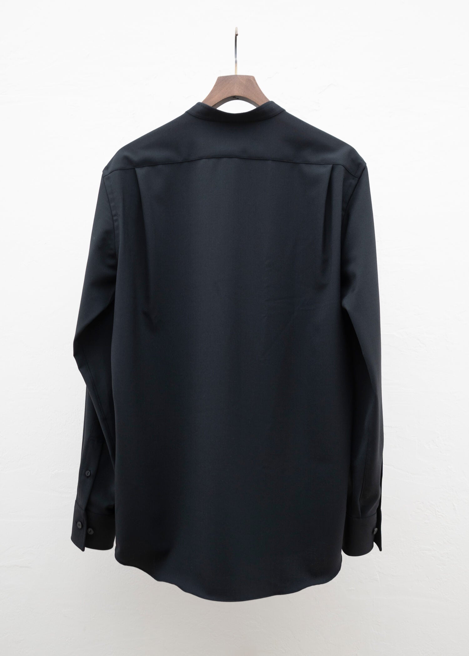 ZIIIN KOHBOU HENRY NECK SHIRT / BLACK