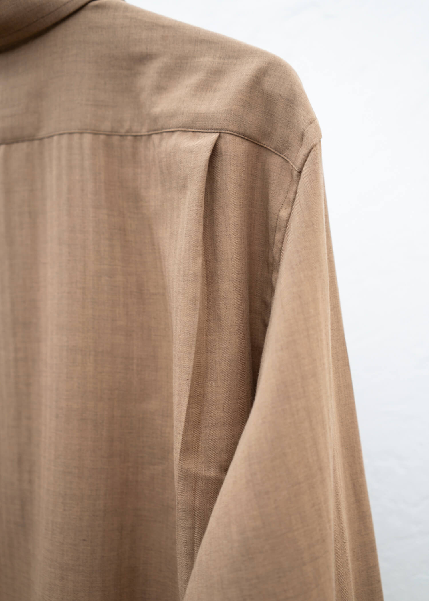 ZIIIN """"""""BEARSLEY"""""""" LONG POINT COLLAR SHIRT / TWILL HERRINBONE