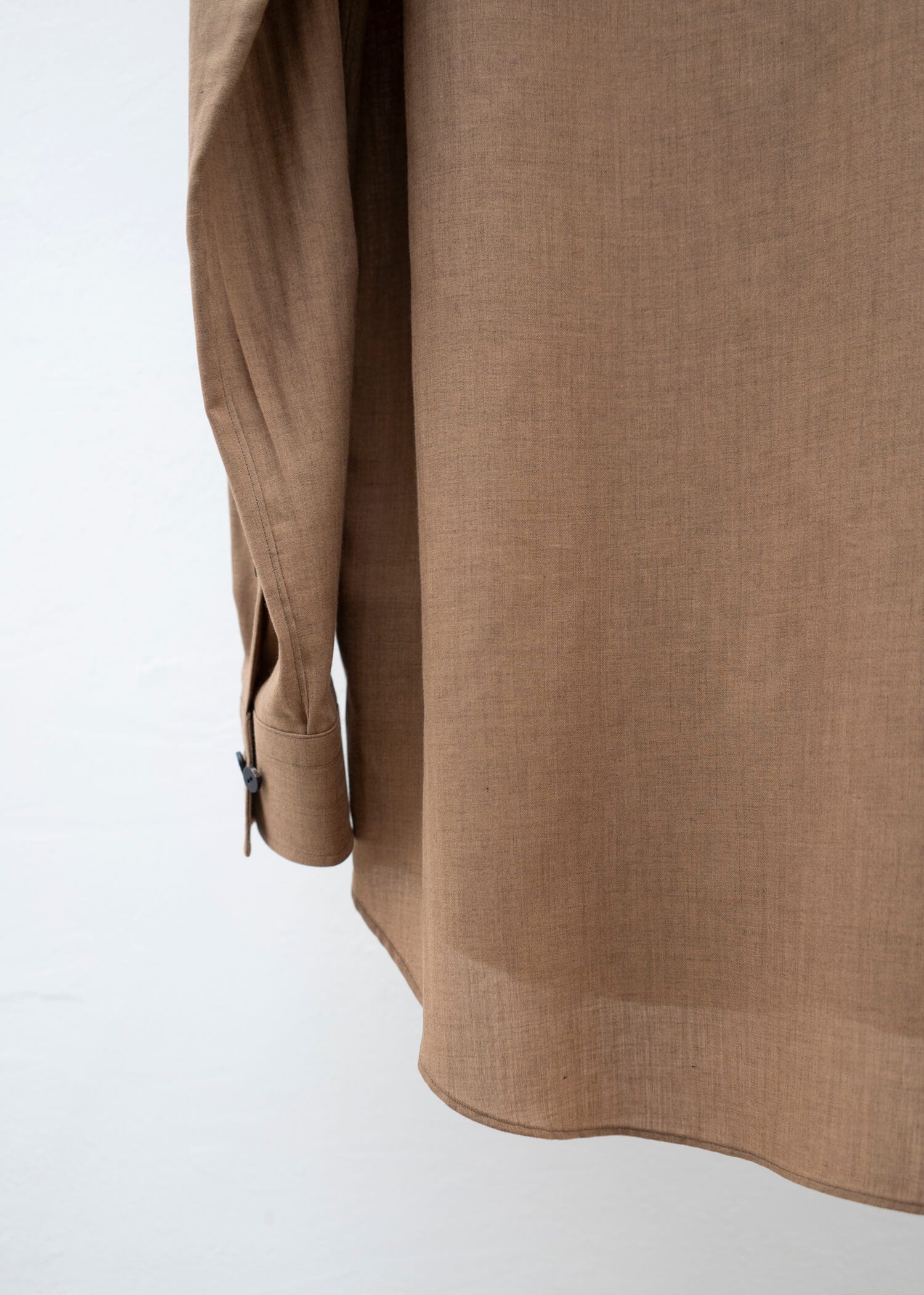 ZIIIN """"""""BEARSLEY"""""""" LONG POINT COLLAR SHIRT / TWILL HERRINBONE