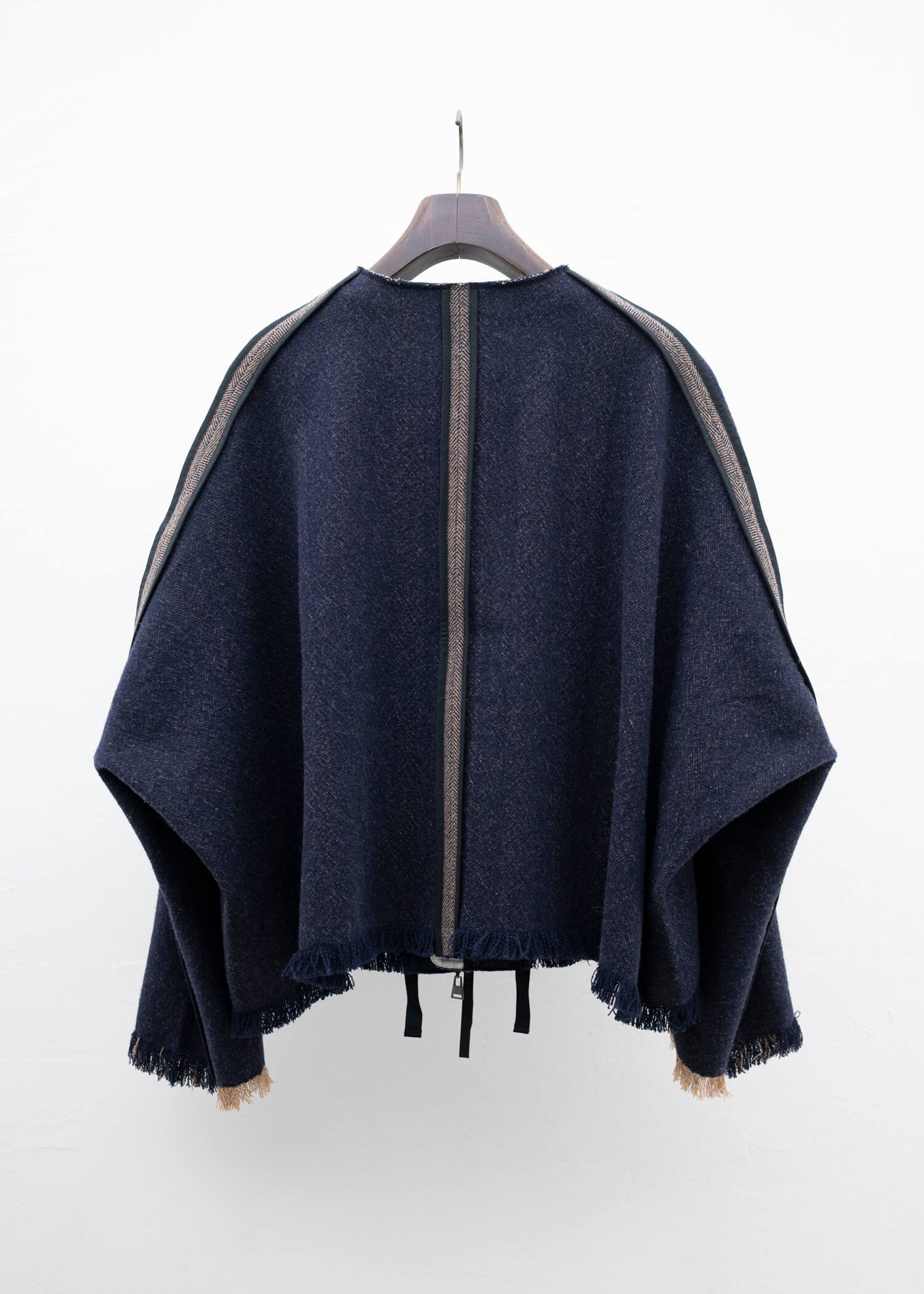 HEōS KIMONO SLEEVE JACKET