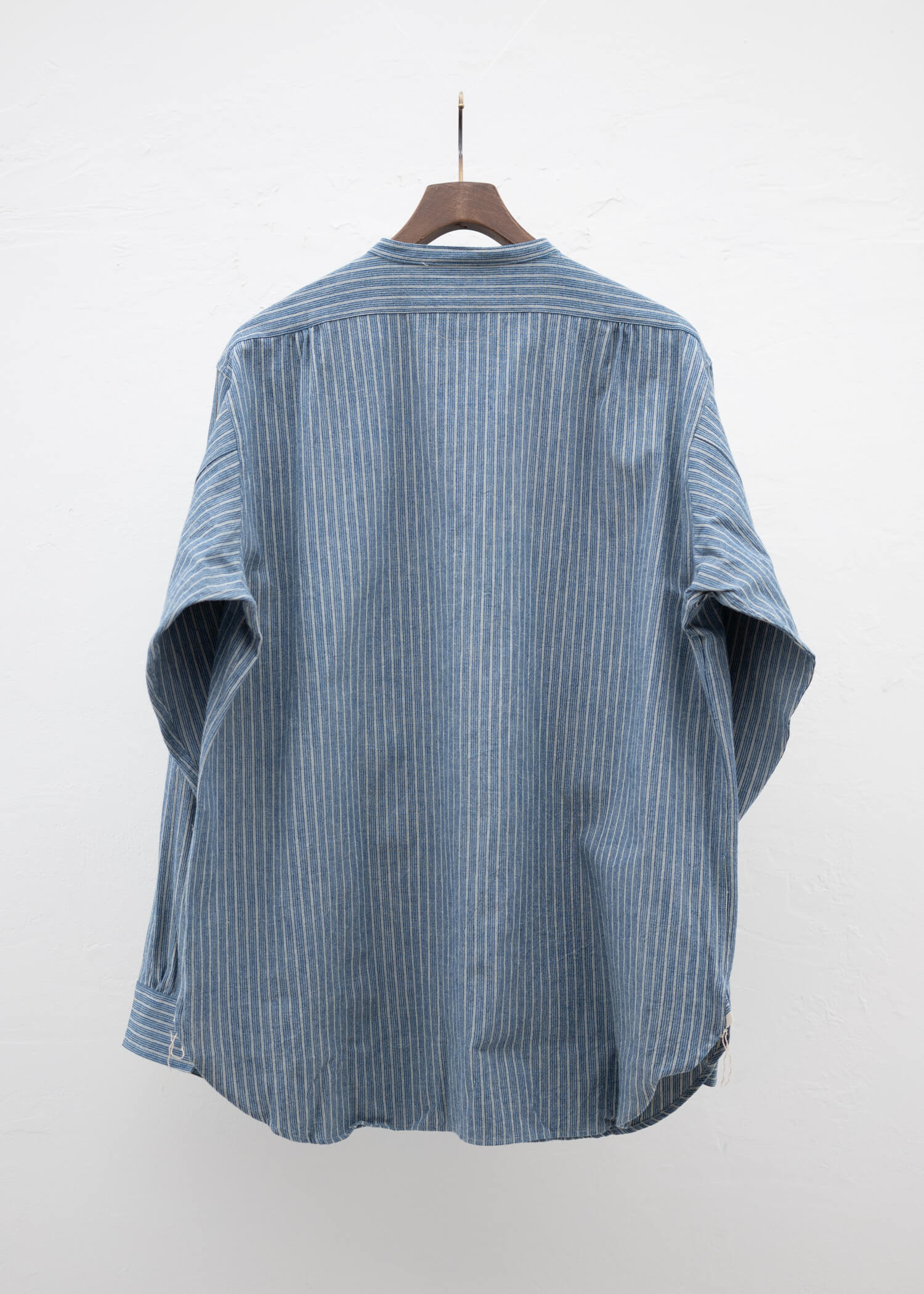 Taiga Takahashi LOT.105 BAND COLLAR SHIRT P/O INDIGO STRIPE