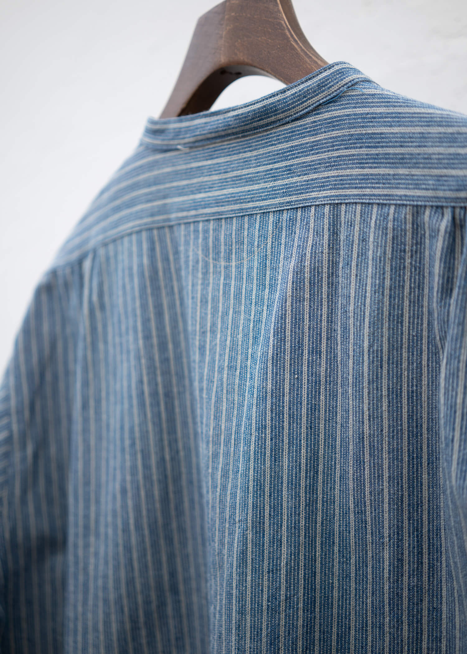 Taiga Takahashi LOT.105 BAND COLLAR SHIRT P/O INDIGO STRIPE