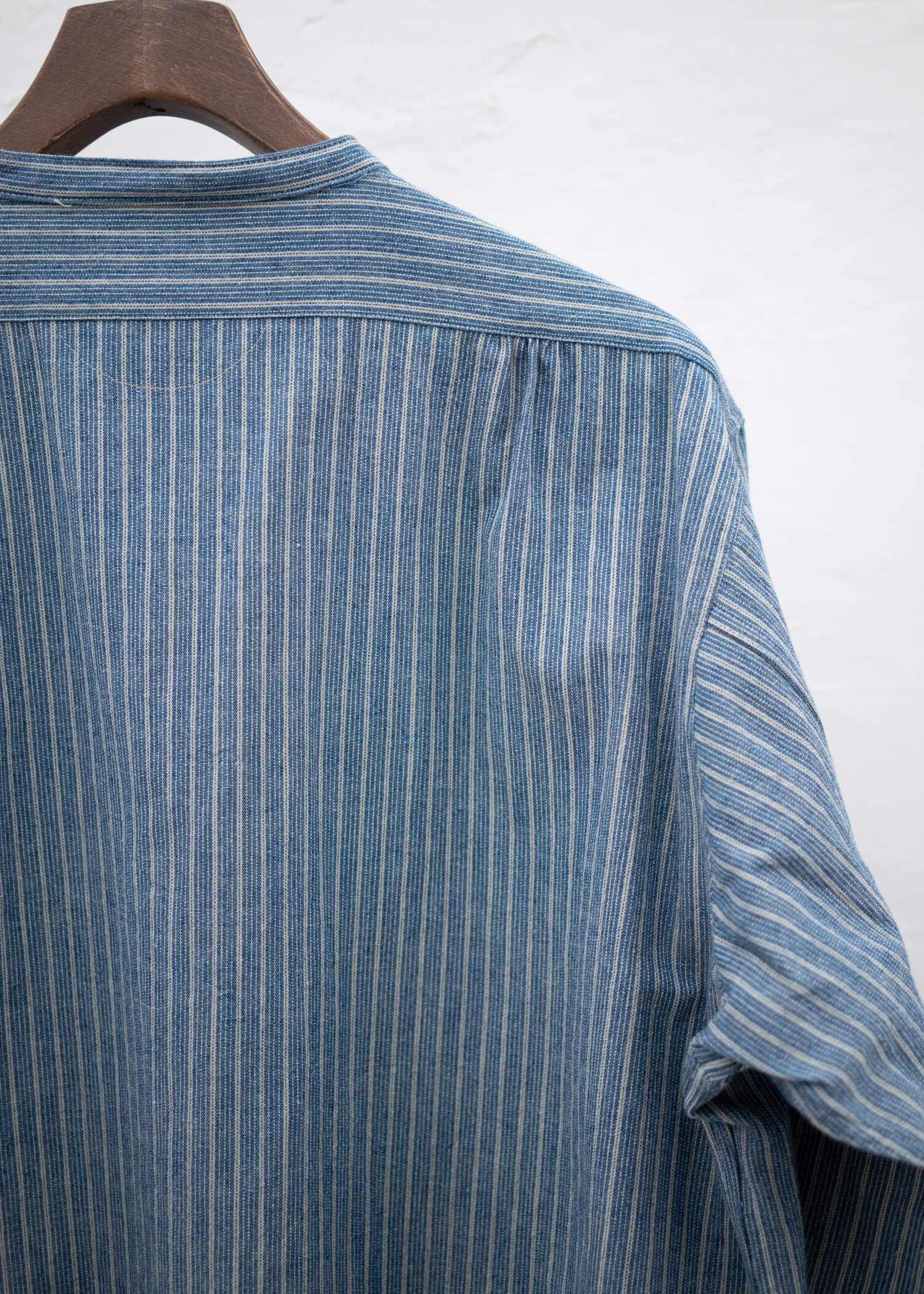 Taiga Takahashi LOT.105 BAND COLLAR SHIRT P/O INDIGO STRIPE