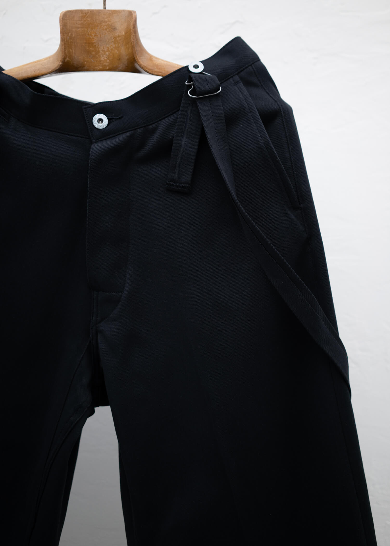 Taiga Takahashi LOT .208 CINCH-BACKED TROUSERS BLACK