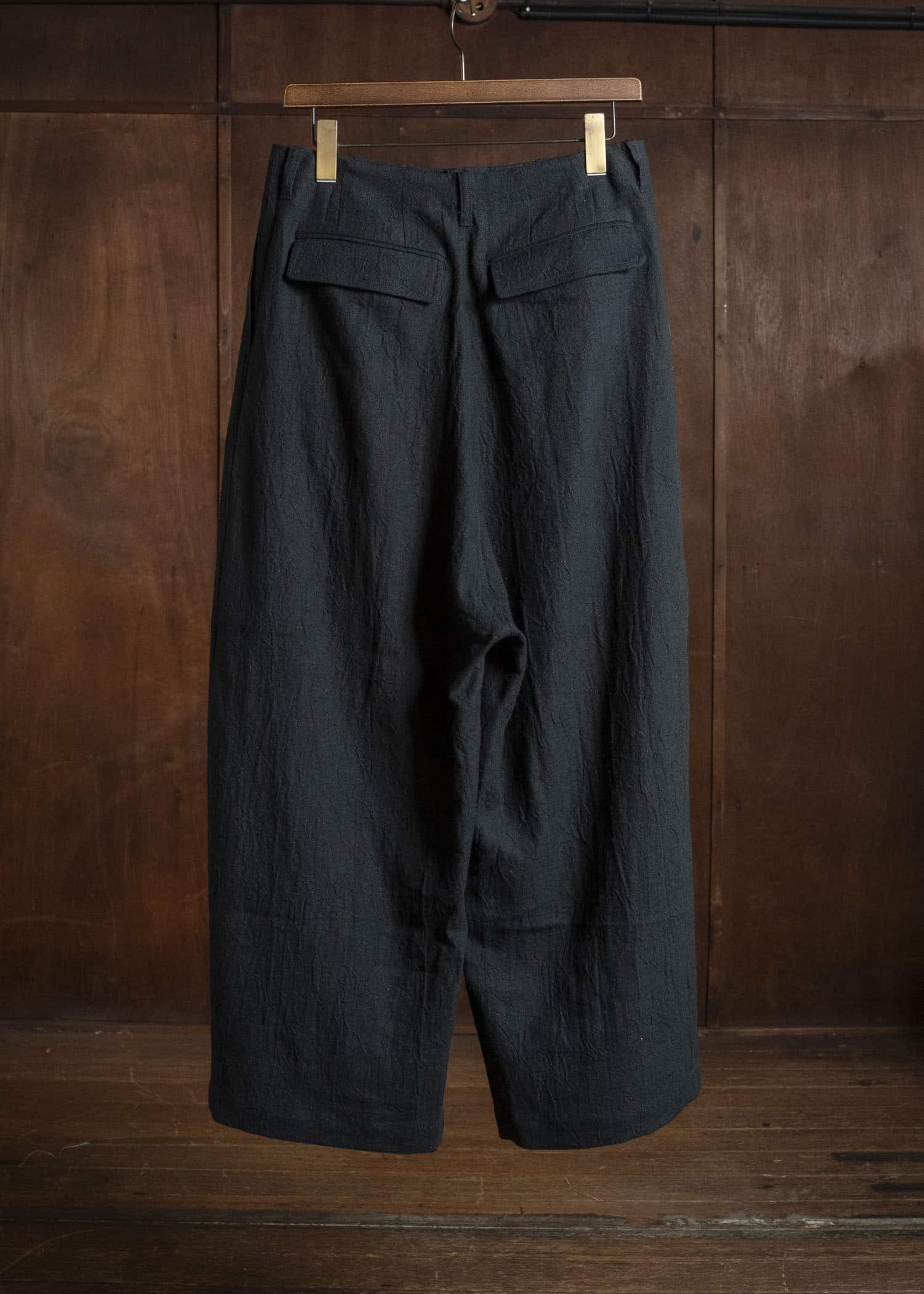 shi shi 26S2P2BK OGRE-wide tapered trousers BK