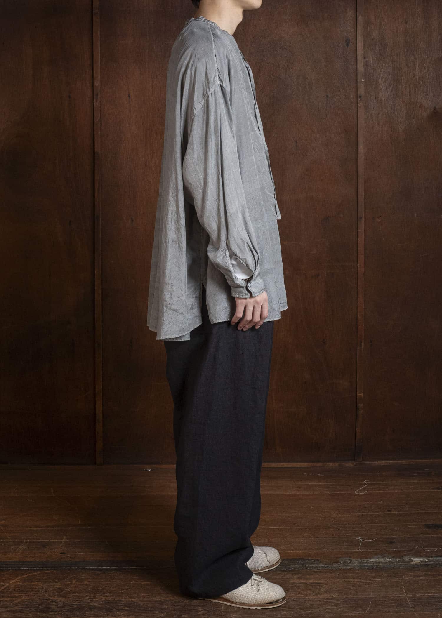 amachi. Kashmir Silk Shirt AY18S-1055-26SS Silver Gray