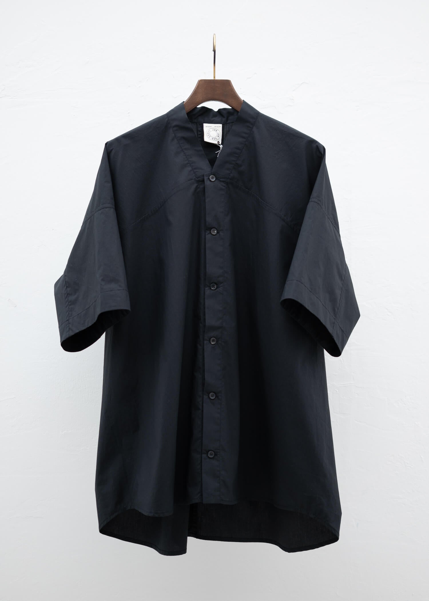 JAN-JAN VAN ESSCHE "SHIRT #93" V-NECK BASEBALL BLK