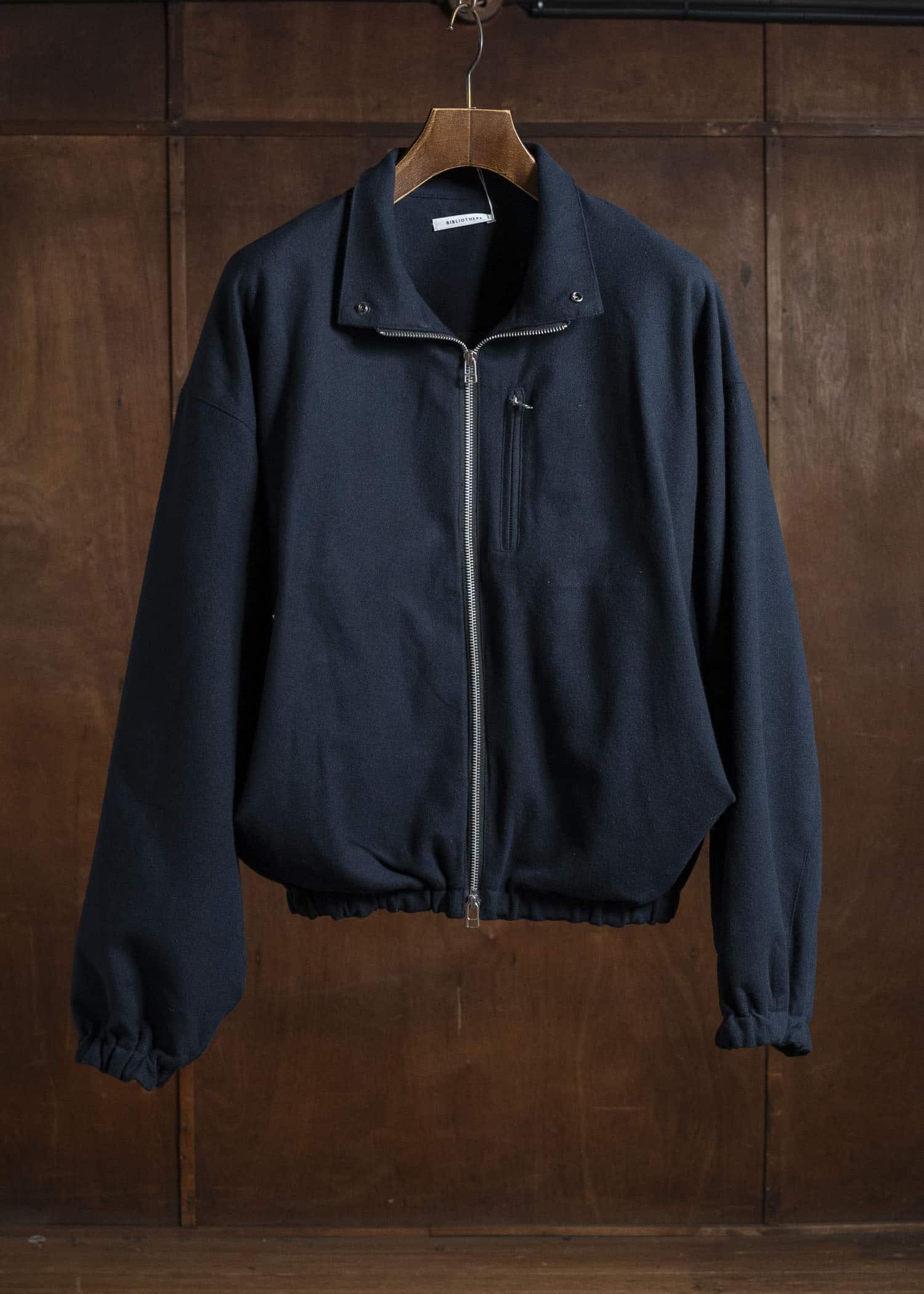 BIBLIOTHERK BR-OT06-AW25-02 DRAPED BLOUSON NAVY