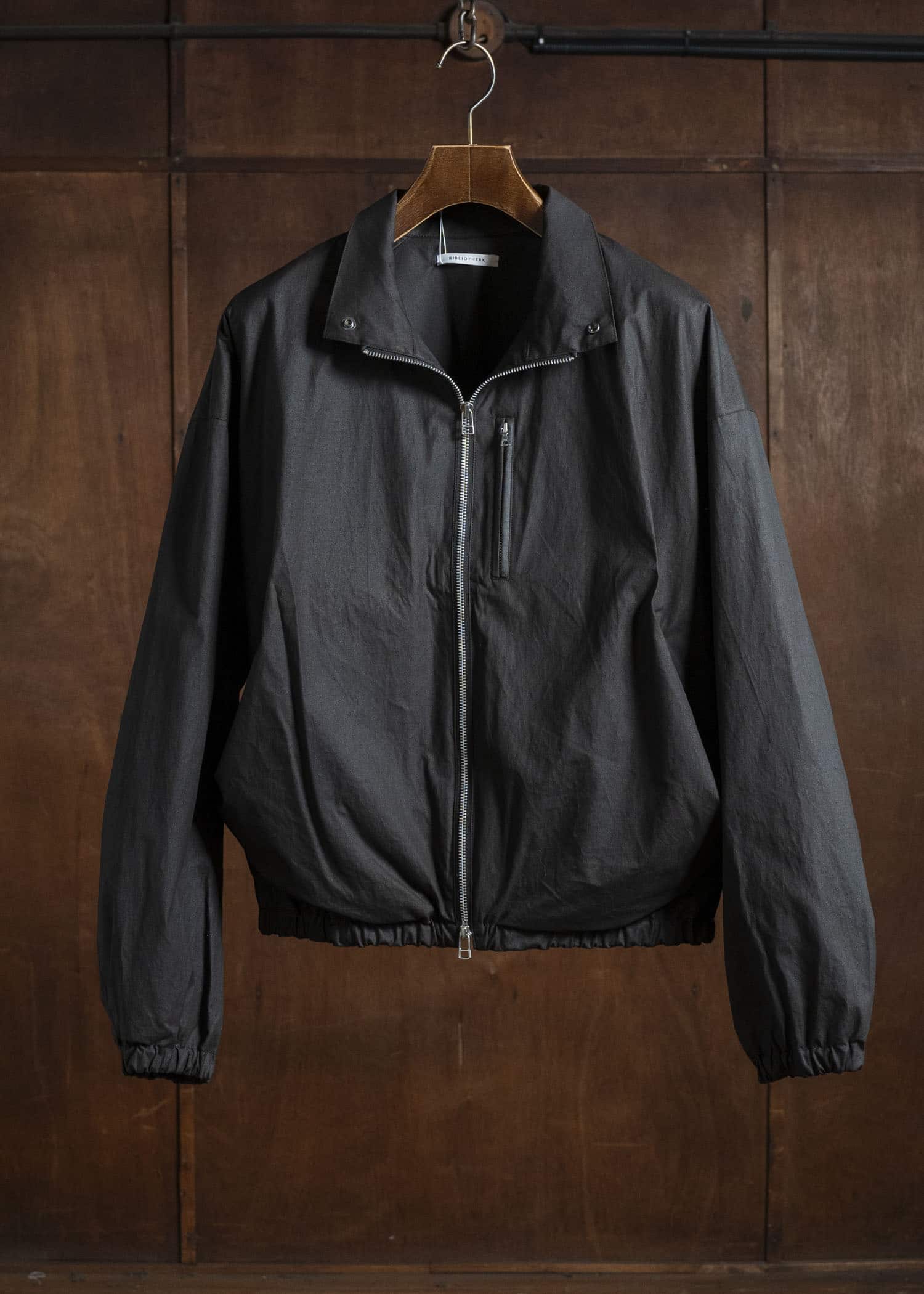 BIBLIOTHERK BR-OT06-AW25-01 DRAPED BLOUSON BLACK